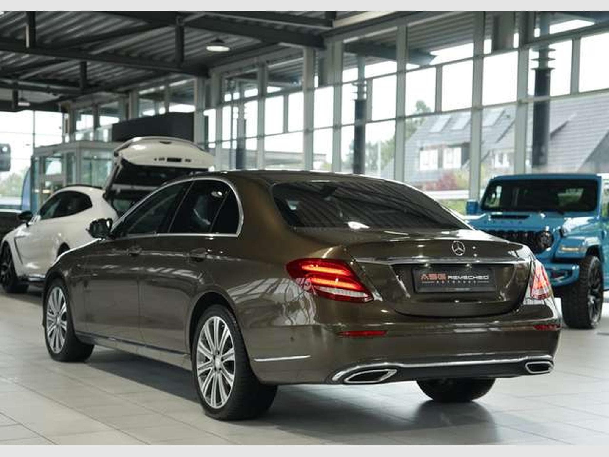 Mercedes E 220 d Limousine 9G Exclusive *19 *AHK *Kam (2016) - Photo 10