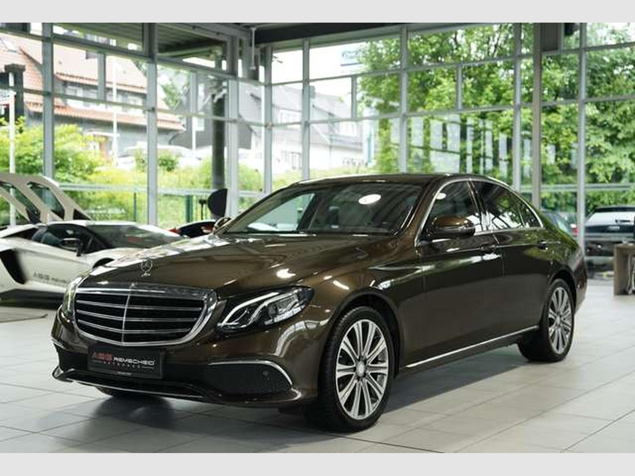 Mercedes E 220 d Limousine 9G Exclusive *19 *AHK *Kam (2016) - Photo 4