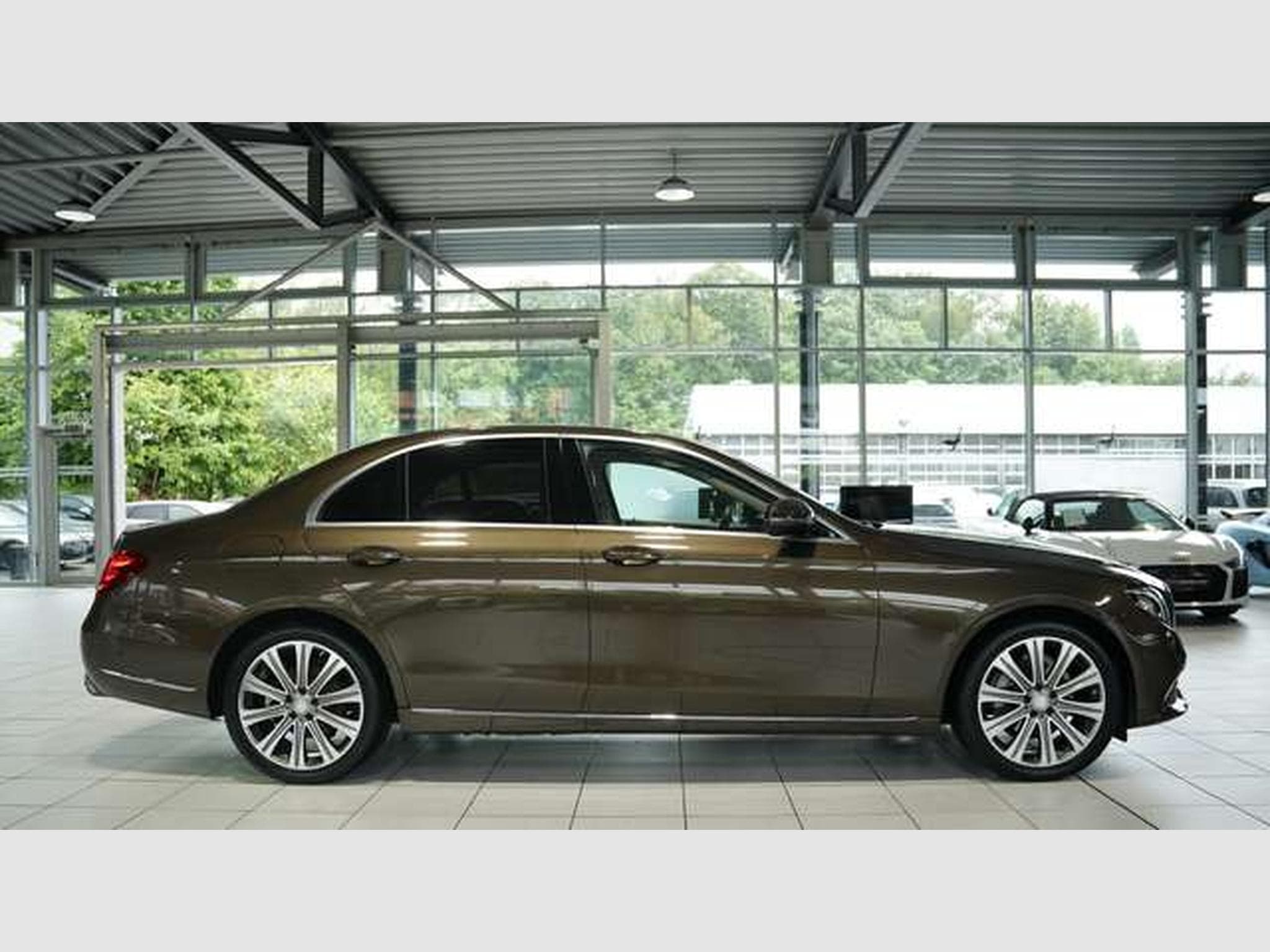 Mercedes E 220 d Limousine 9G Exclusive *19 *AHK *Kam (2016) - Photo 6