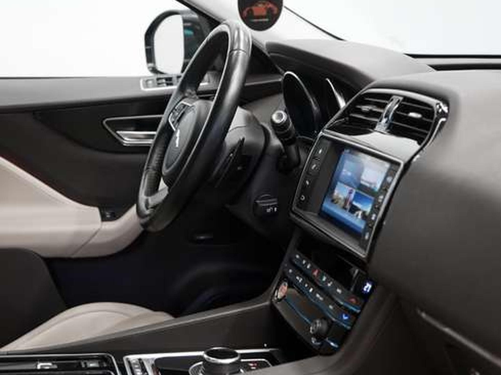 Jaguar F-Pace Prestige AWD *Pano *20Zoll *Navi (2017) - Photo 22