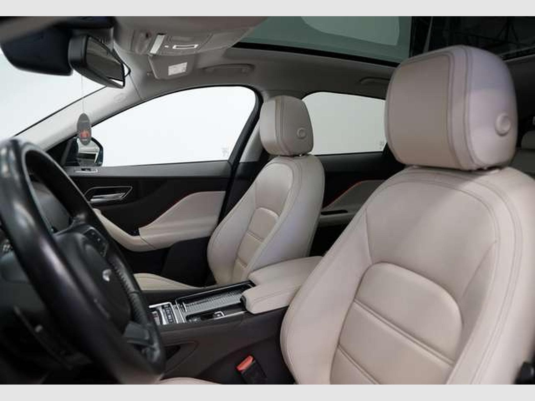 Jaguar F-Pace Prestige AWD *Pano *20Zoll *Navi (2017) - Photo 33