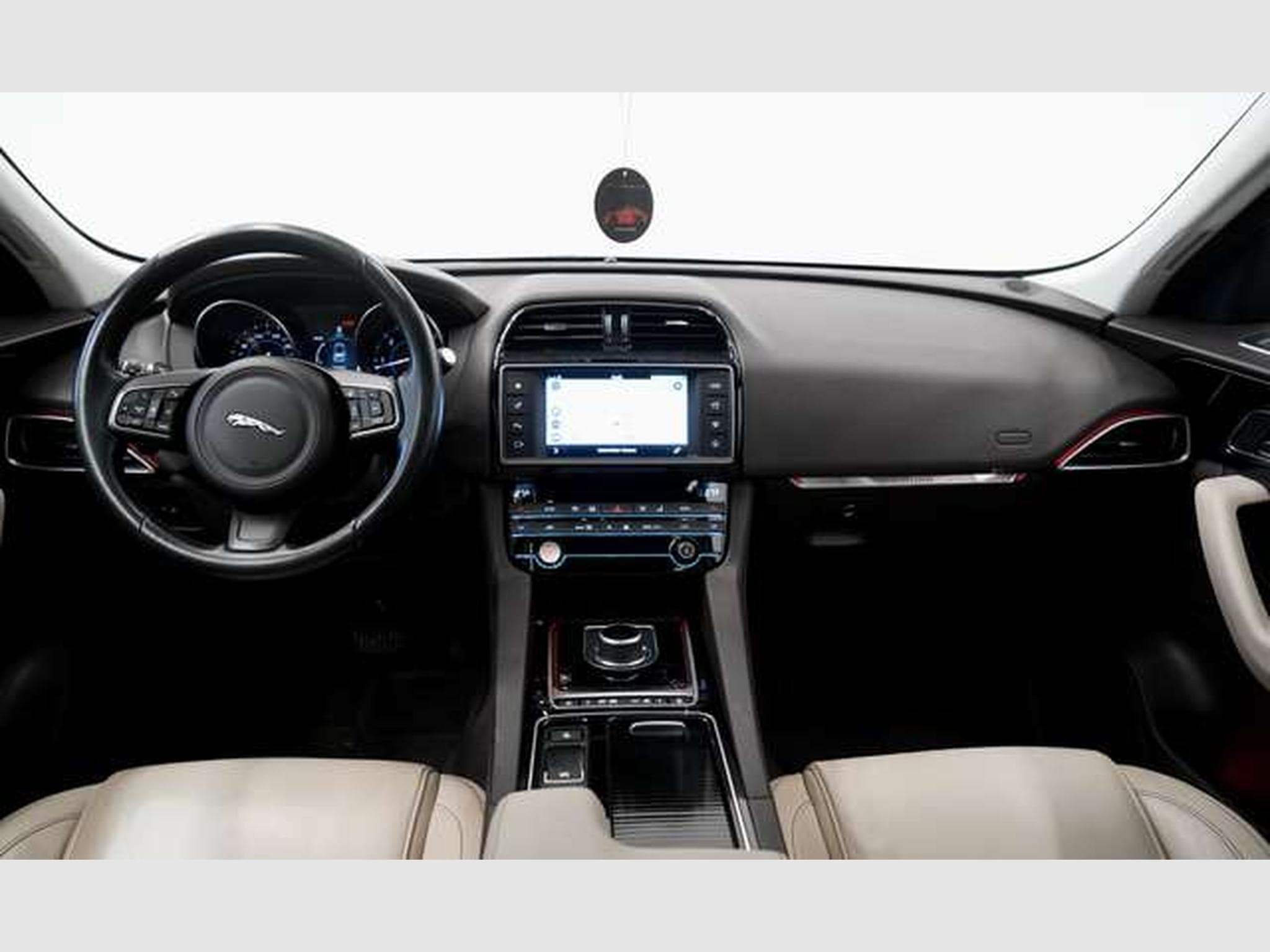 Jaguar F-Pace Prestige AWD *Pano *20Zoll *Navi (2017) - Photo 40