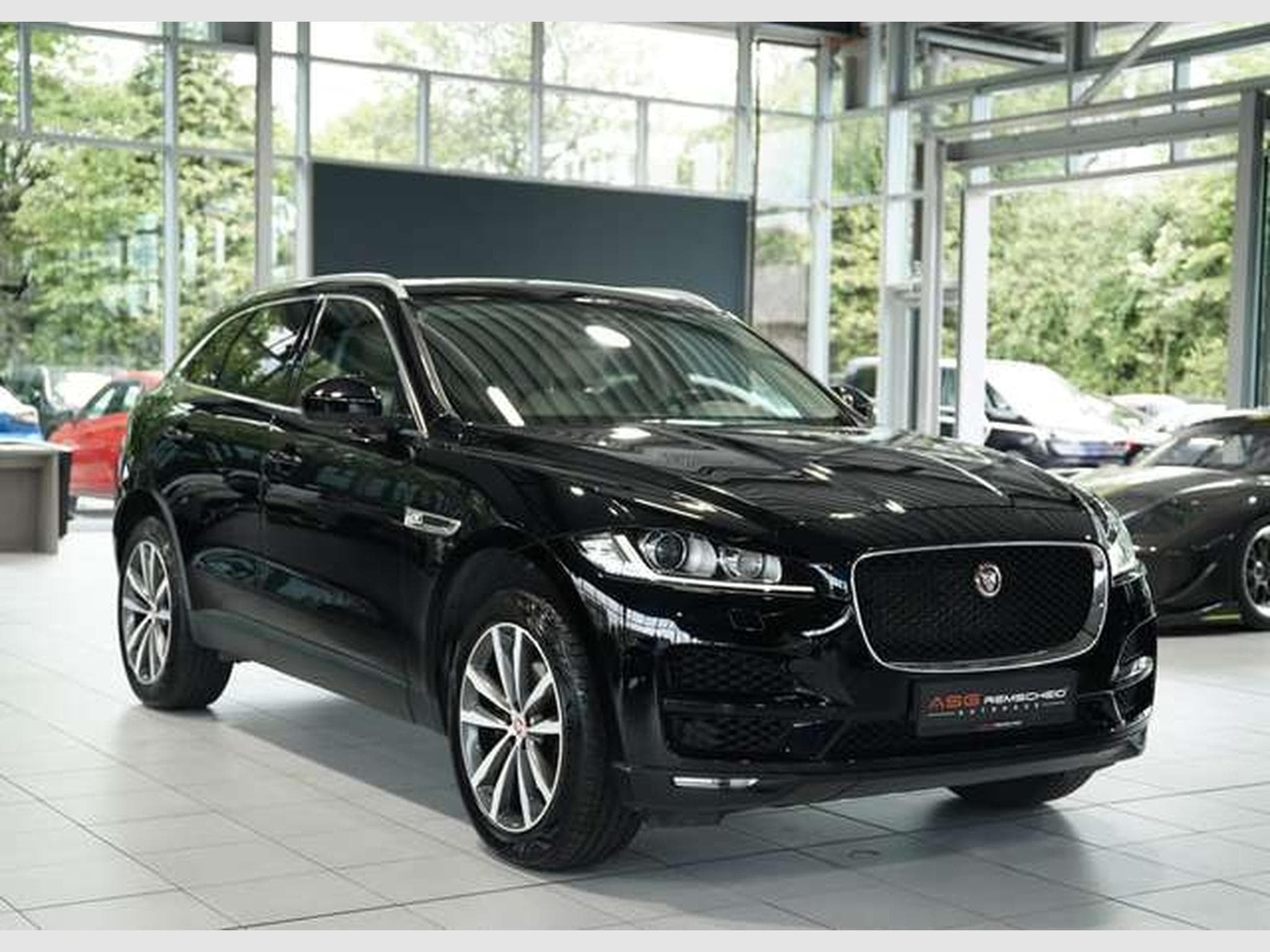 Jaguar F-Pace Prestige AWD *Pano *20Zoll *Navi (2017) - Photo 5