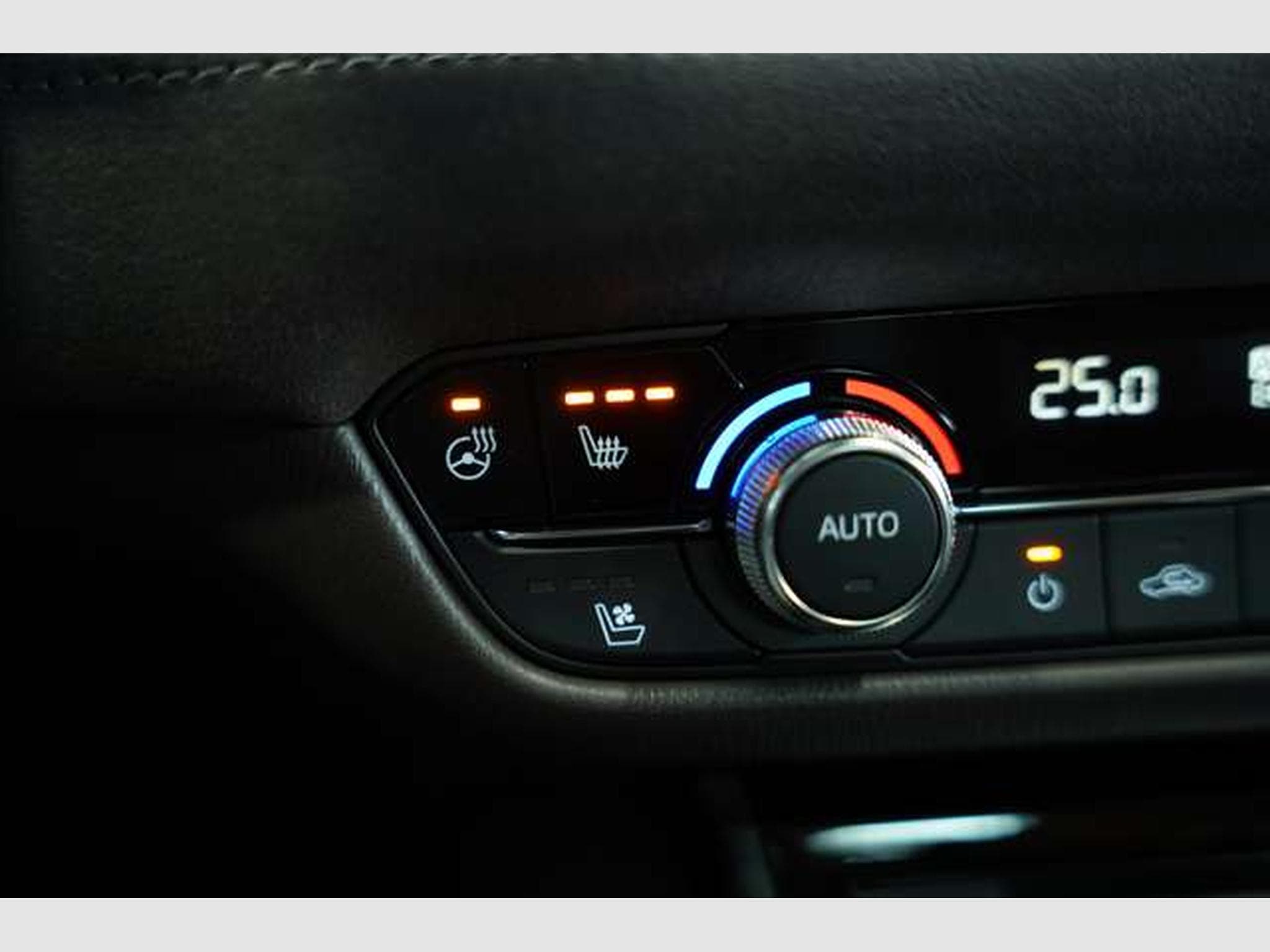 Mazda 6 SKYACTIV Aut. *1.HD *ACC *Pano *HUD *Takumi (2019) - Photo 38