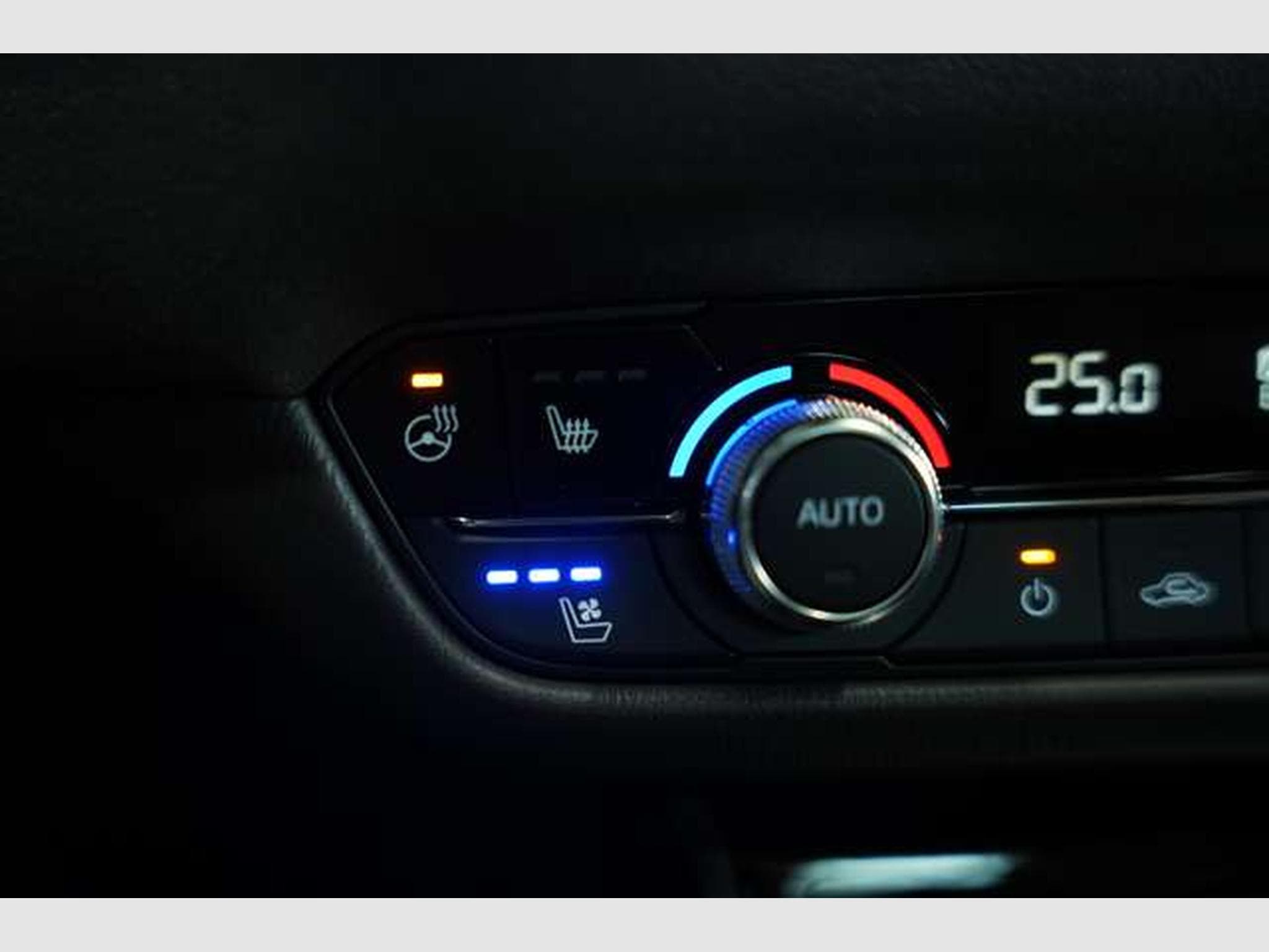 Mazda 6 SKYACTIV Aut. *1.HD *ACC *Pano *HUD *Takumi (2019) - Photo 39