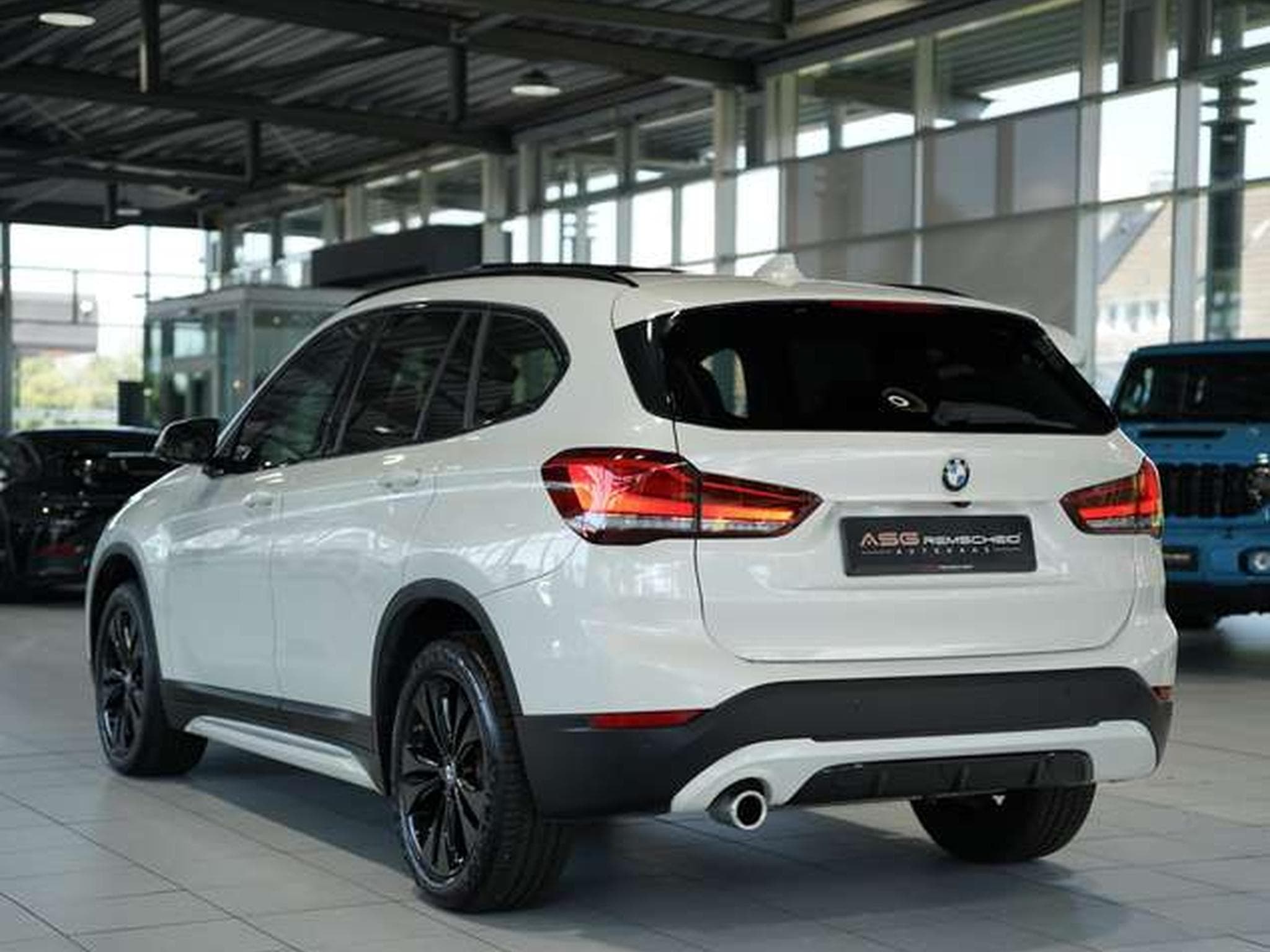 BMW X1 sDrive 18 i Sport Line 1.H *18 *Pano *Memory (2021) - Foto 10