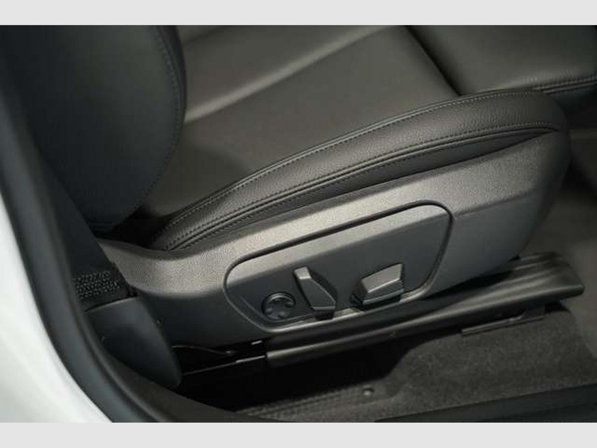 BMW X1 sDrive 18 i Sport Line 1.H *18 *Pano *Memory (2021) - Foto 14