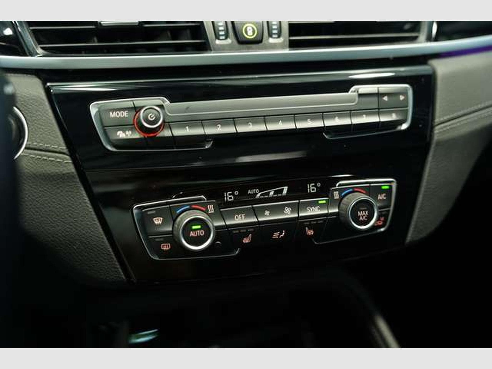 BMW X1 sDrive 18 i Sport Line 1.H *18 *Pano *Memory (2021) - Foto 31