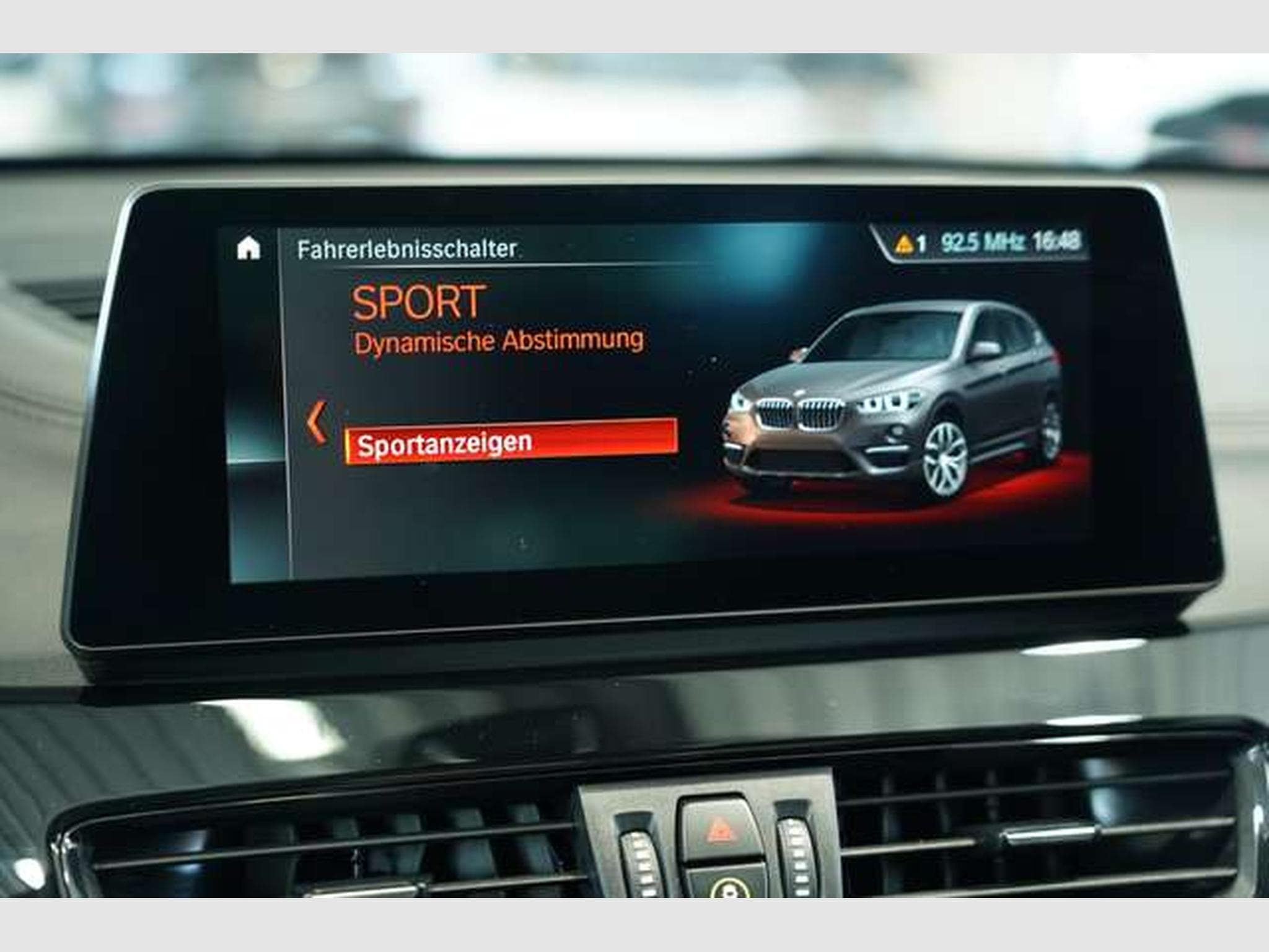 BMW X1 sDrive 18 i Sport Line 1.H *18 *Pano *Memory (2021) - Foto 35