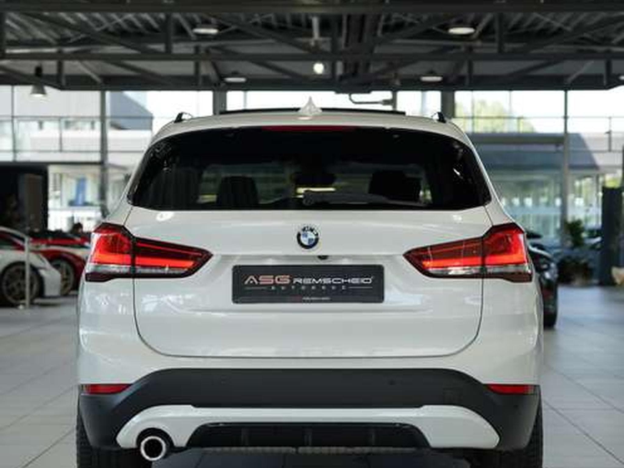 BMW X1 sDrive 18 i Sport Line 1.H *18 *Pano *Memory (2021) - Foto 9