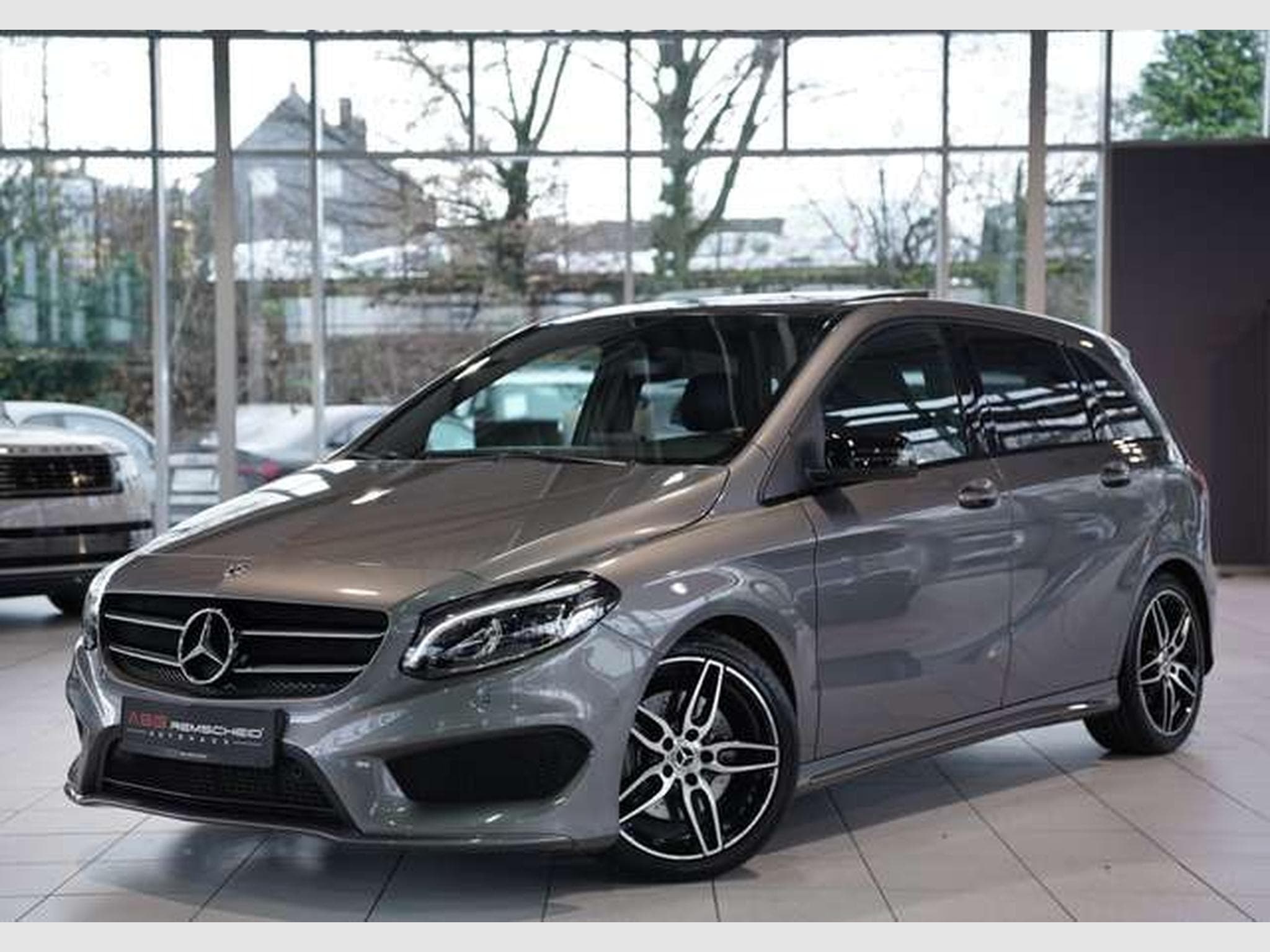 Mercedes B 220 4M AMG Line 1.Hand *Pano *Kamera *Night (2018) - Photo 1