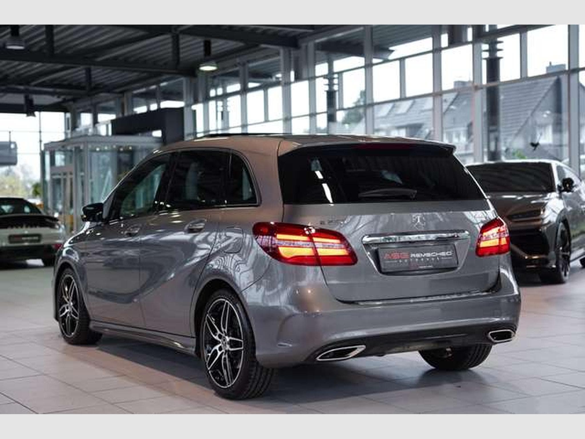 Mercedes B 220 4M AMG Line 1.Hand *Pano *Kamera *Night (2018) - Photo 10