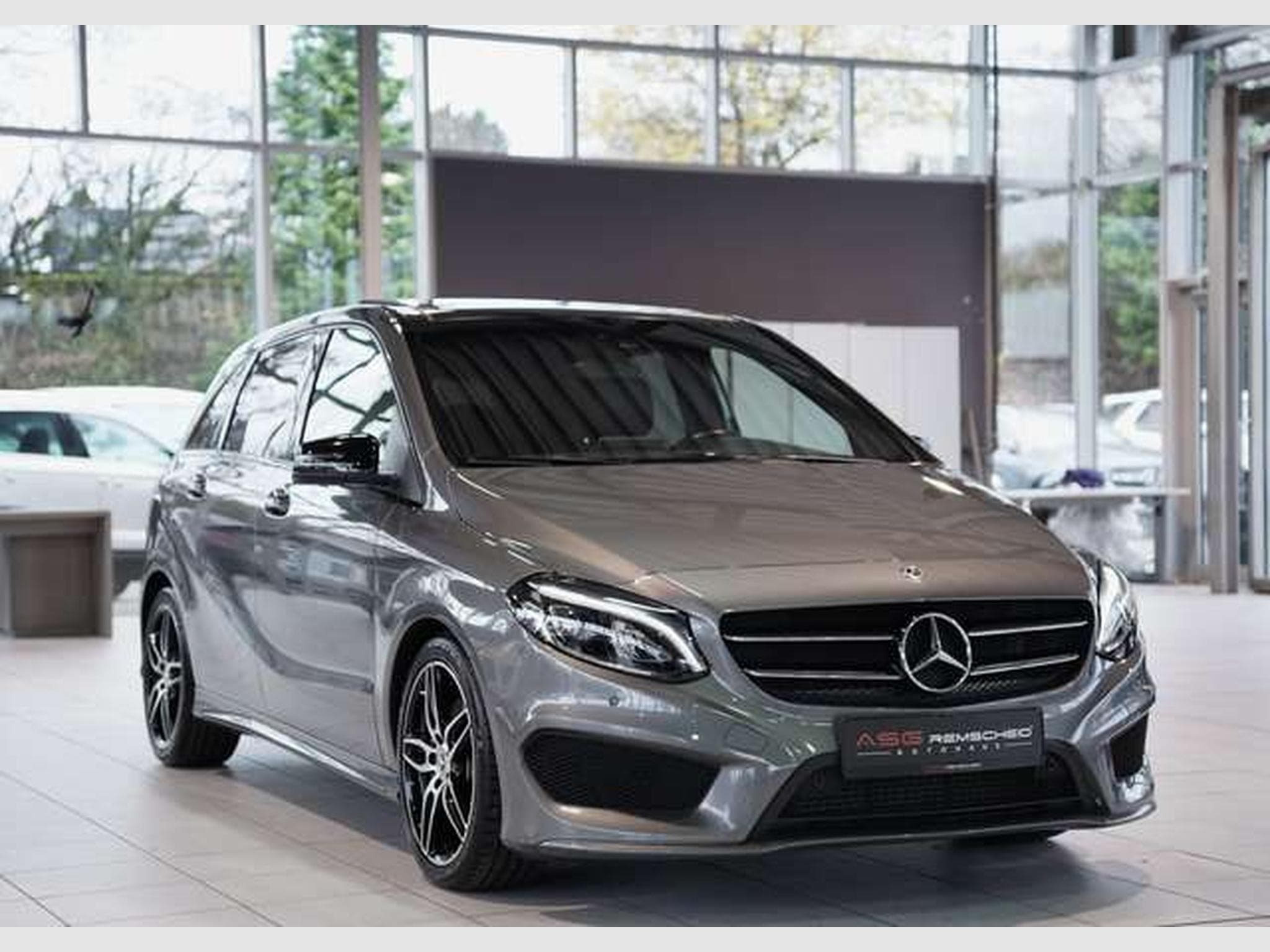 Mercedes B 220 4M AMG Line 1.Hand *Pano *Kamera *Night (2018) - Photo 5