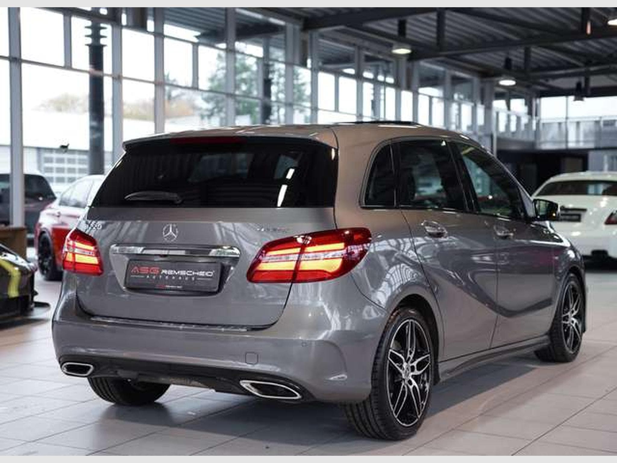 Mercedes B 220 4M AMG Line 1.Hand *Pano *Kamera *Night (2018) - Photo 8