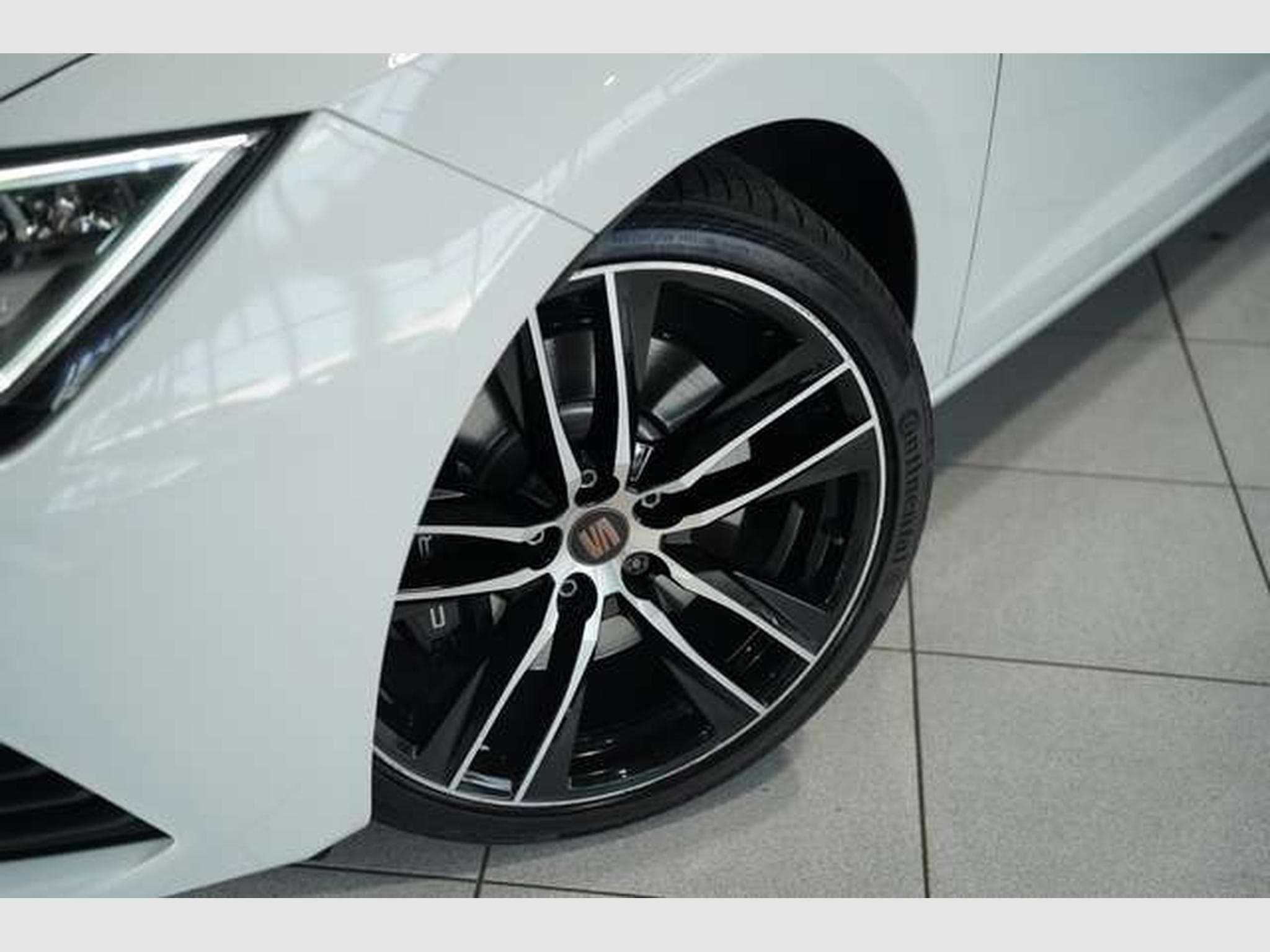 SEAT Leon Cupra 2.0 TSI 290 DSG *Kamera *Leder *SHZ (2019) - Photo 3