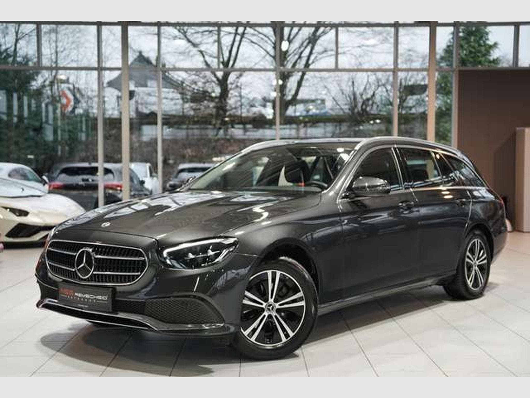 Mercedes E 220 d T Avantgarde *1.Hand *AHK *Navi *MwSt. (2023) - Photo 1
