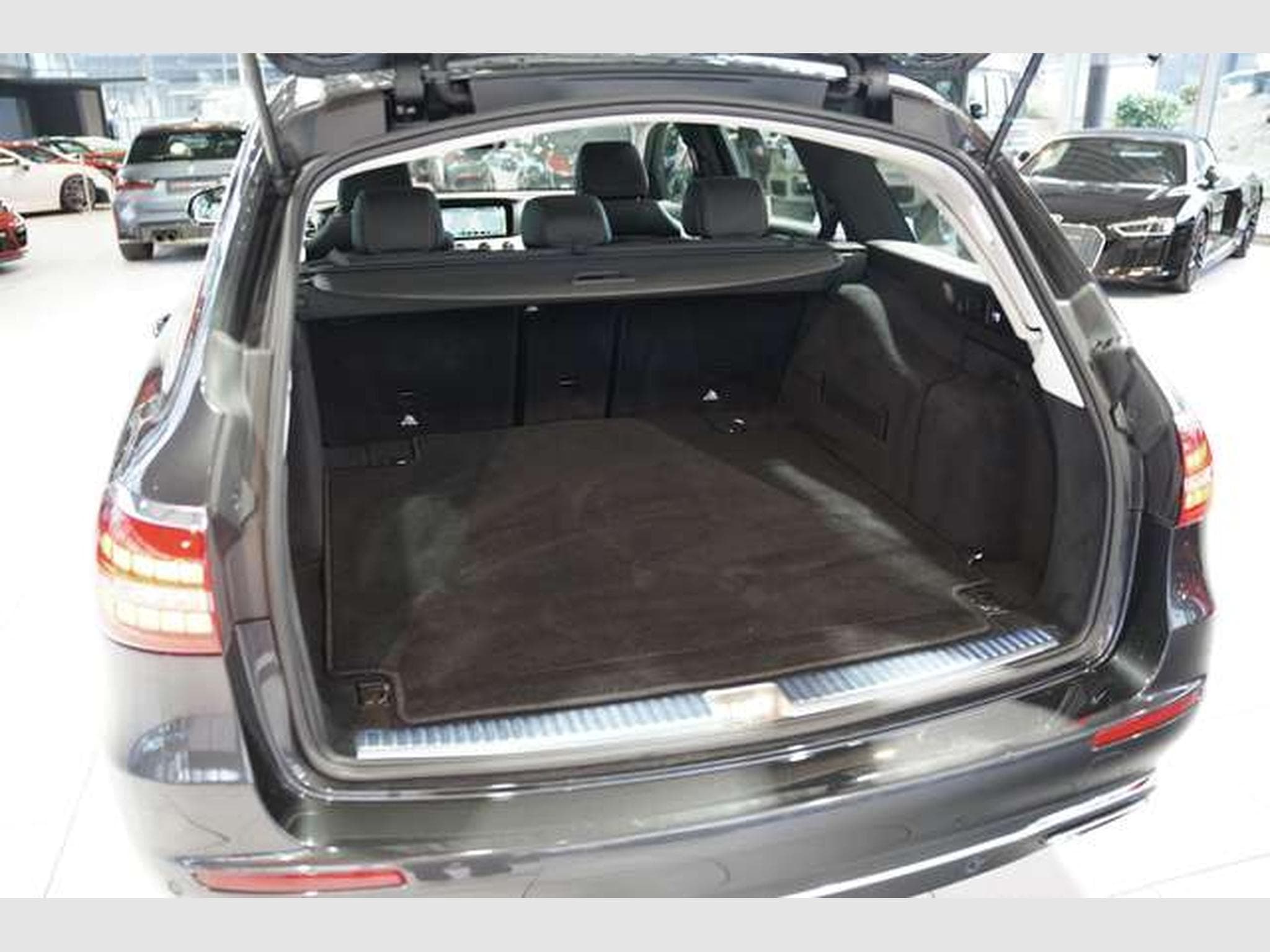 Mercedes E 220 d T Avantgarde *1.Hand *AHK *Navi *MwSt. (2023) - Photo 18