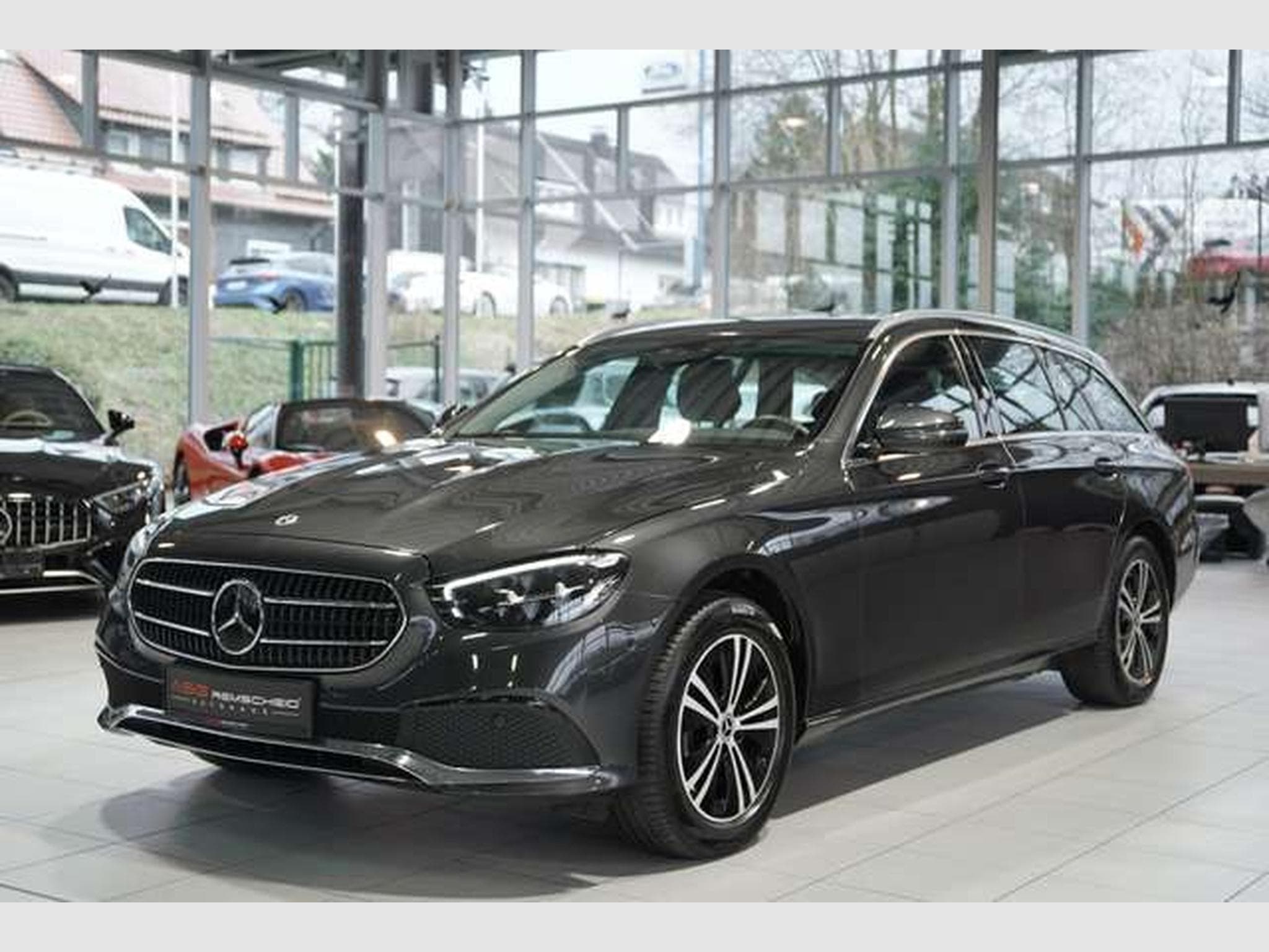 Mercedes E 220 d T Avantgarde *1.Hand *AHK *Navi *MwSt. (2023) - Photo 4