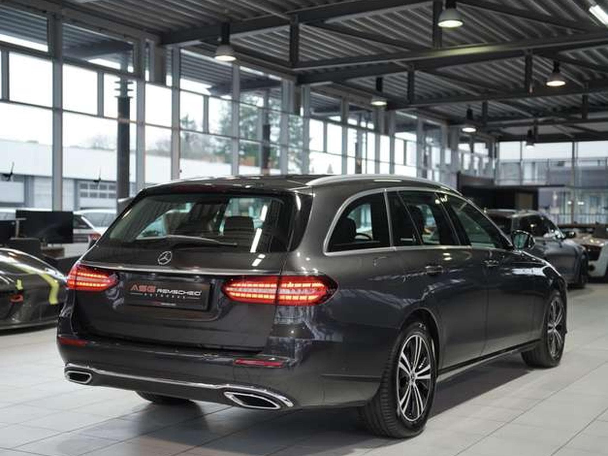 Mercedes E 220 d T Avantgarde *1.Hand *AHK *Navi *MwSt. (2023) - Photo 7