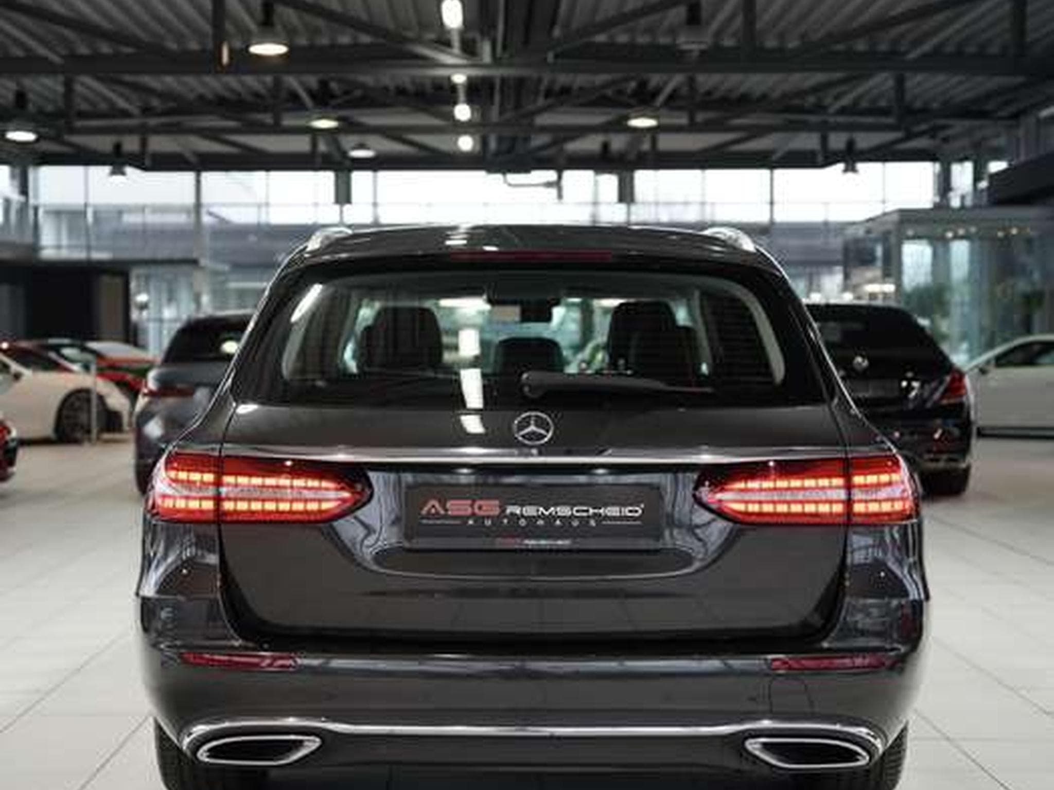 Mercedes E 220 d T Avantgarde *1.Hand *AHK *Navi *MwSt. (2023) - Photo 8