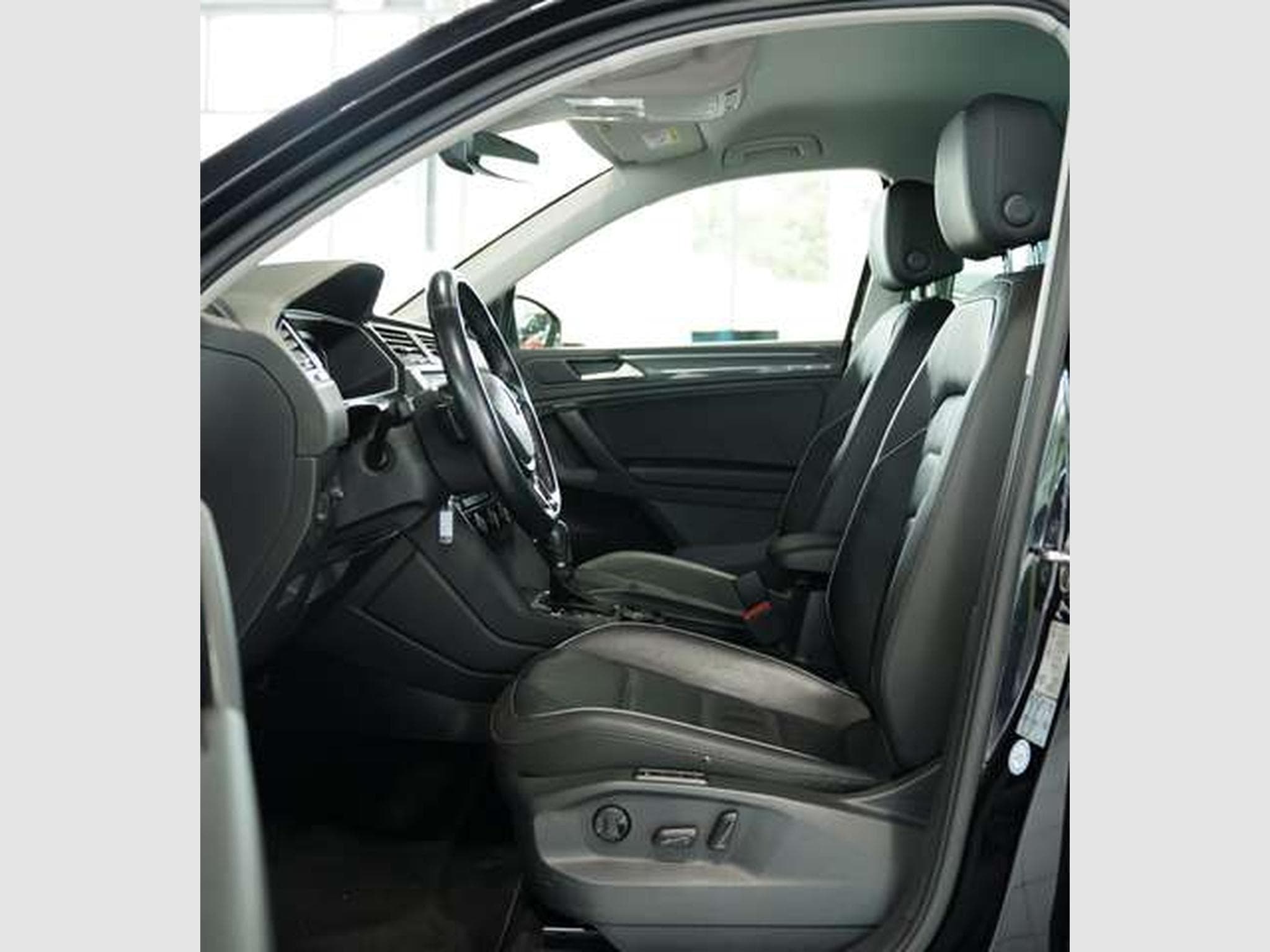 VW Tiguan 2.0 TDI DSG 4M Highline *AHK *Kam *Leder (2019) - Photo 23