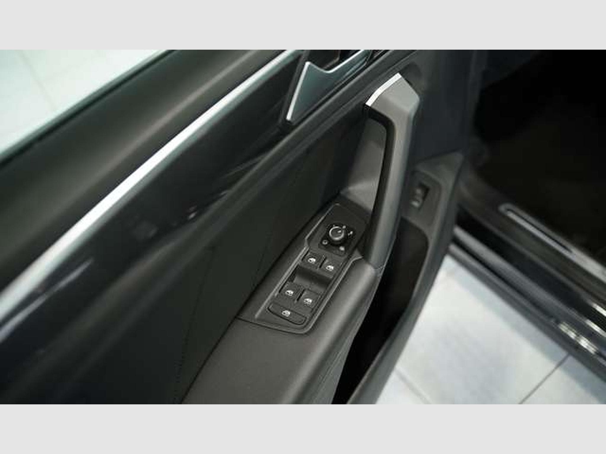 VW Tiguan 2.0 TDI DSG 4M Highline *AHK *Kam *Leder (2019) - Photo 24
