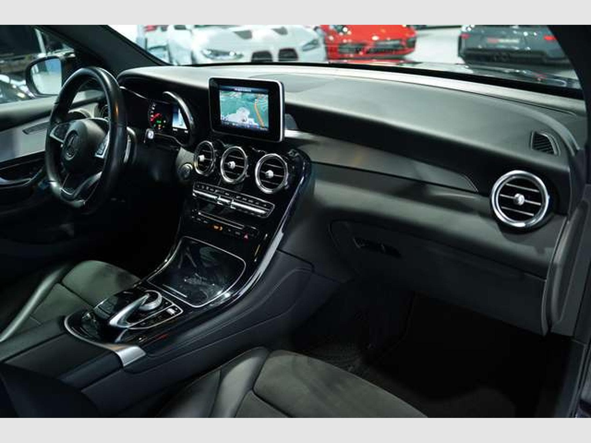 Mercedes GLC 250 4M AMG Line *20 *Pano *AHK *Navi *KeyGo (2018) - Photo 14