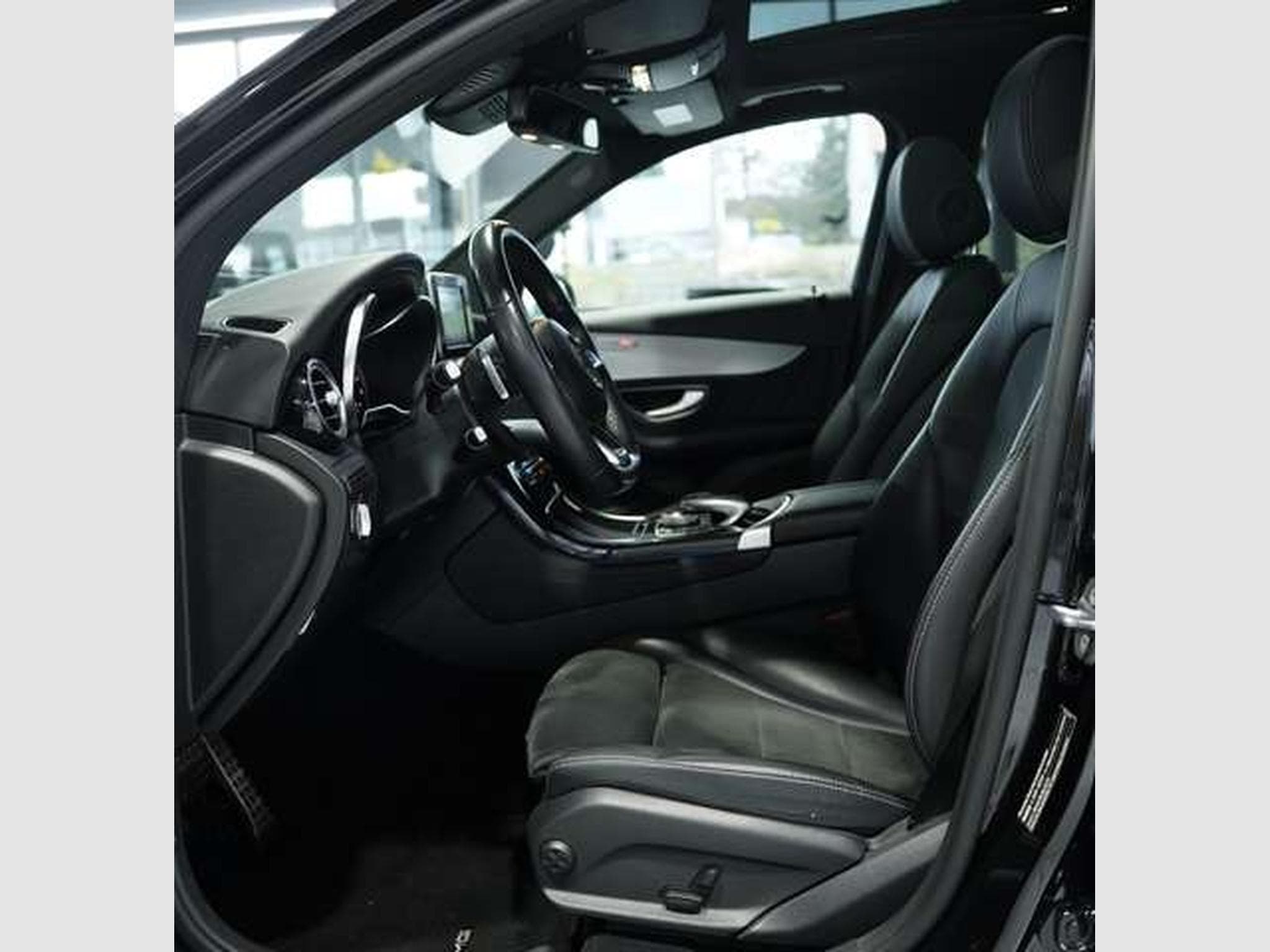 Mercedes GLC 250 4M AMG Line *20 *Pano *AHK *Navi *KeyGo (2018) - Photo 22