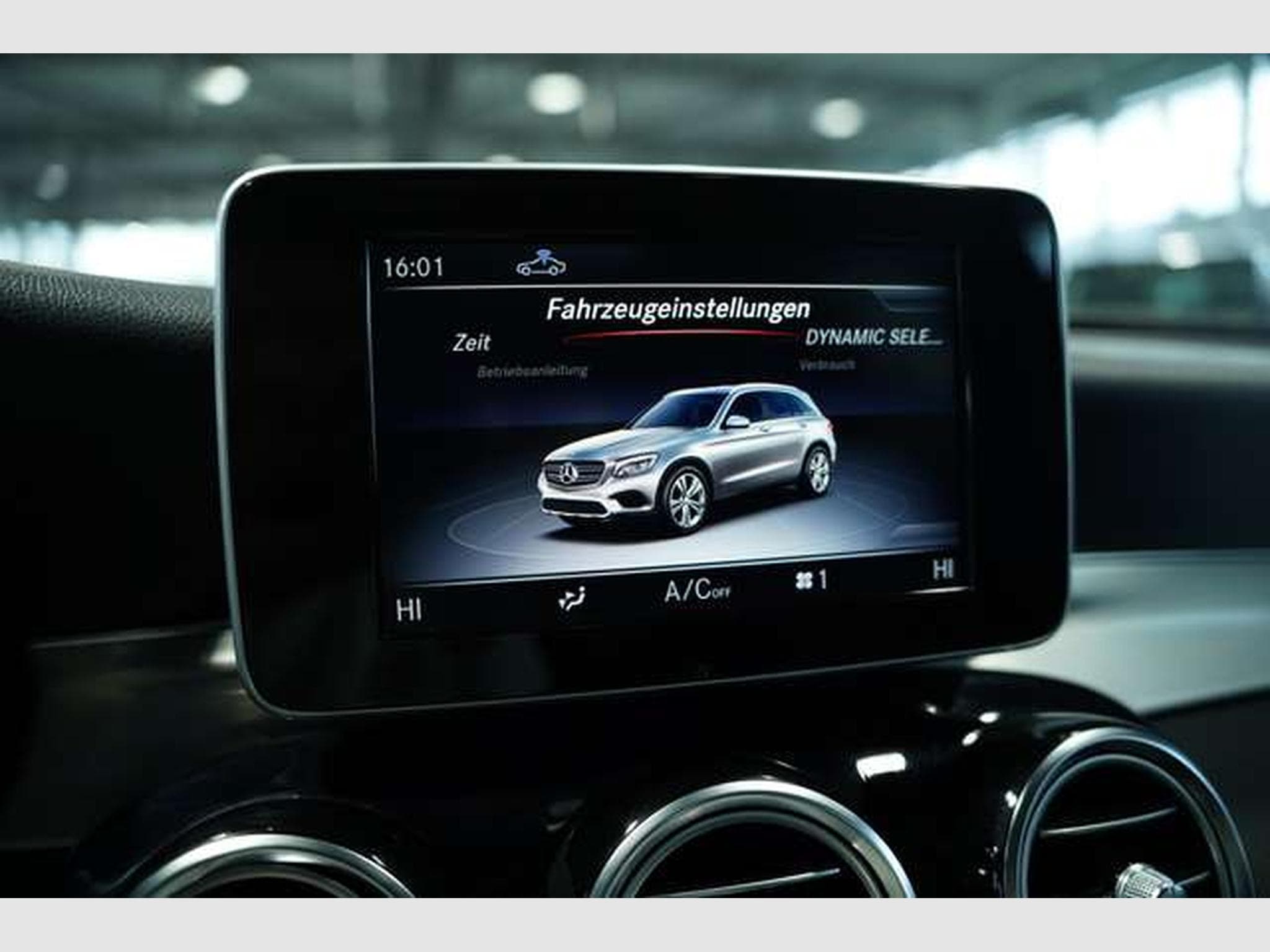 Mercedes GLC 250 4M AMG Line *20 *Pano *AHK *Navi *KeyGo (2018) - Photo 36