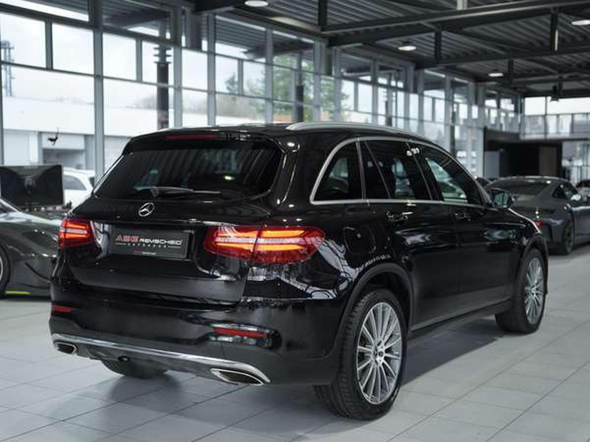 Mercedes GLC 250 4M AMG Line *20 *Pano *AHK *Navi *KeyGo (2018) - Photo 6