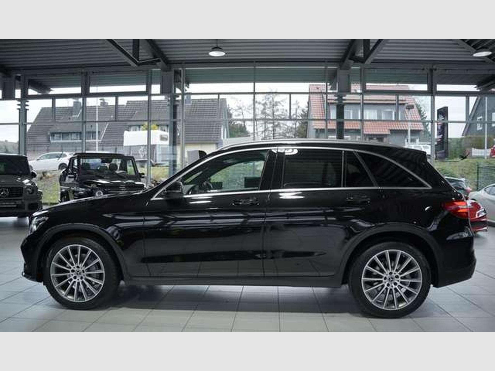 Mercedes GLC 250 4M AMG Line *20 *Pano *AHK *Navi *KeyGo (2018) - Photo 9