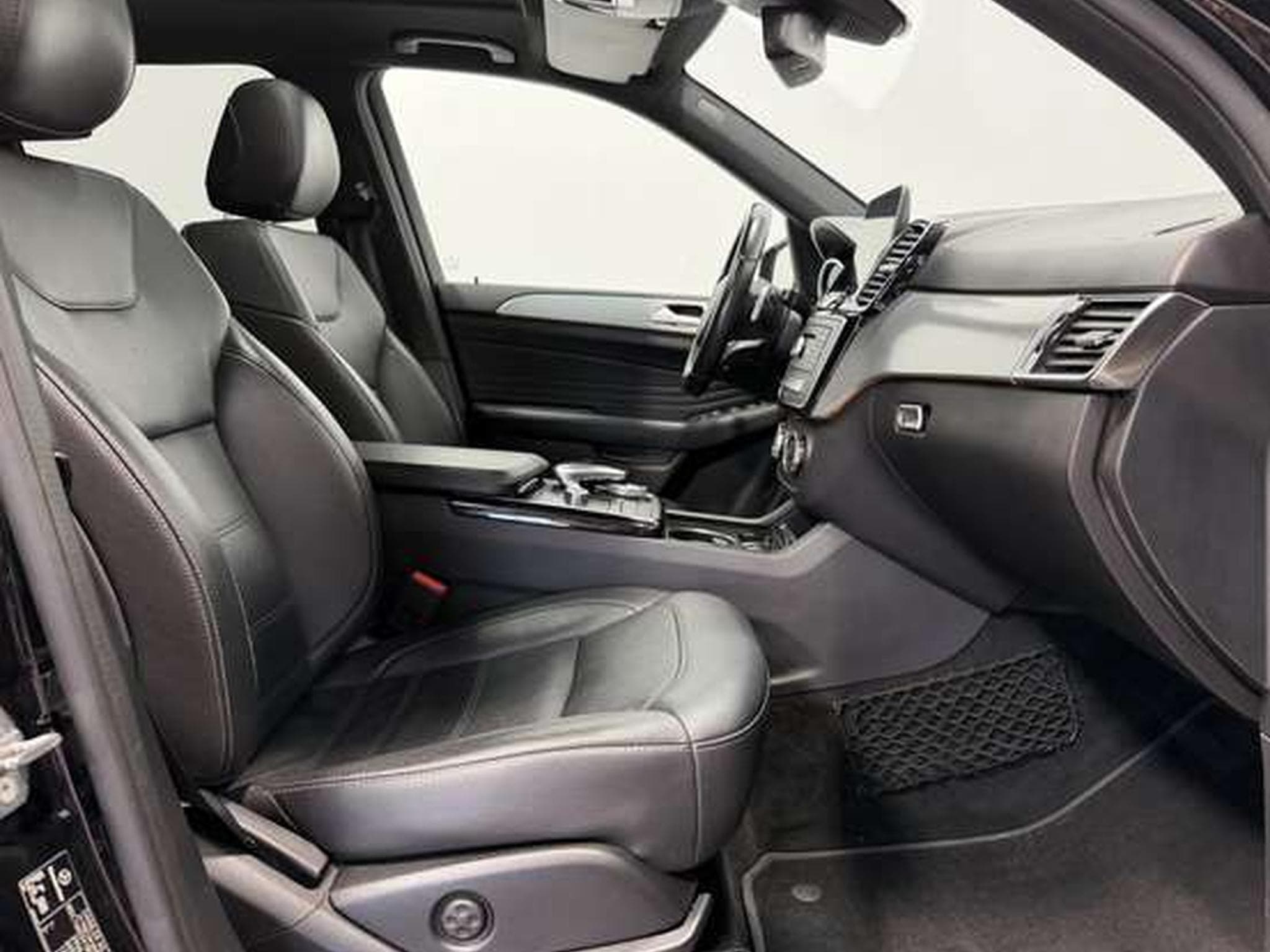 Mercedes GLE 350 d 4M AMG Line 2.H *Pano*Night*AHK*Memory (2018) - Photo 9