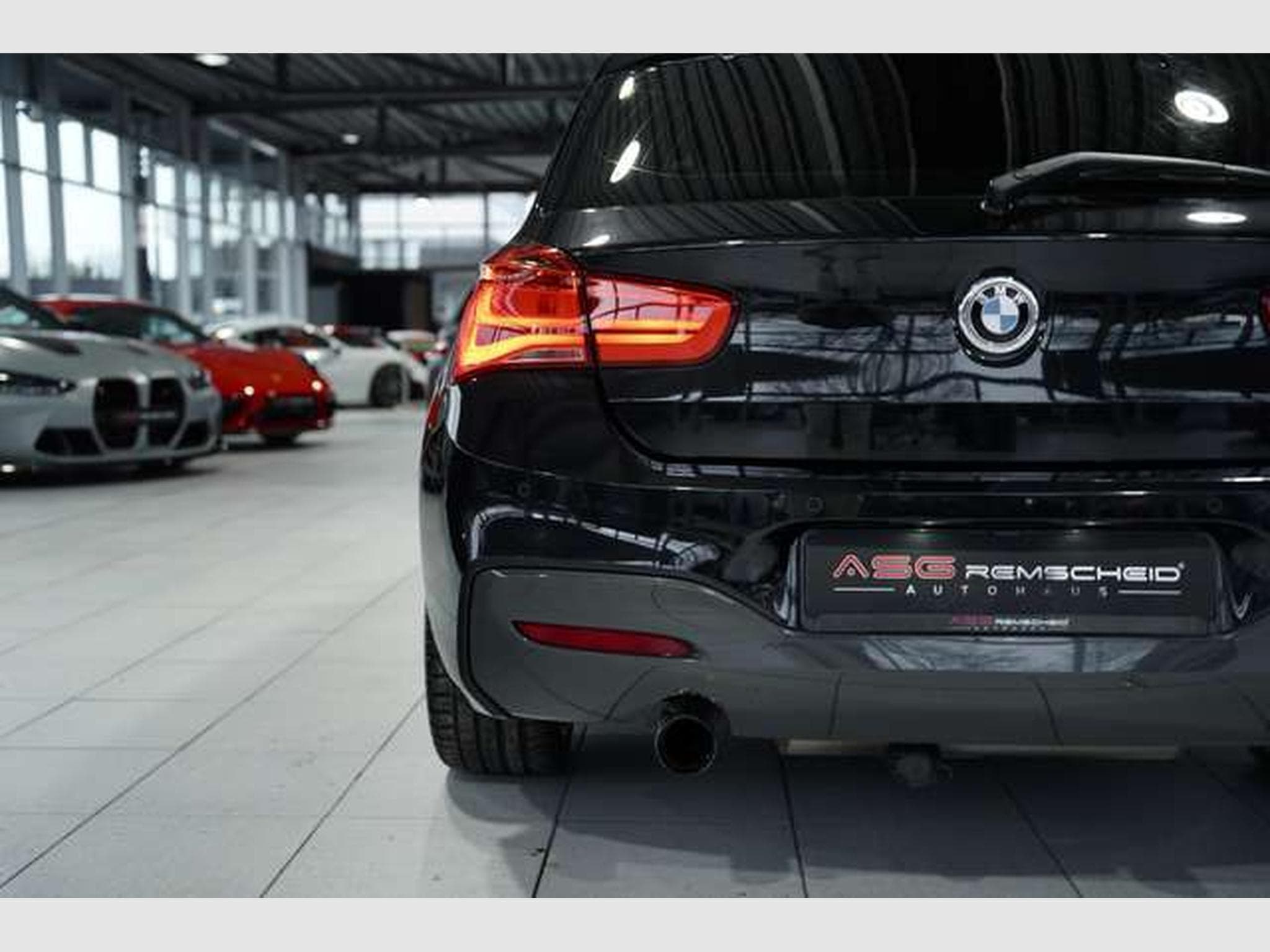 BMW M135 xDrive *H&K *PDC *AHK *Business-Paket (2016) - Foto 11