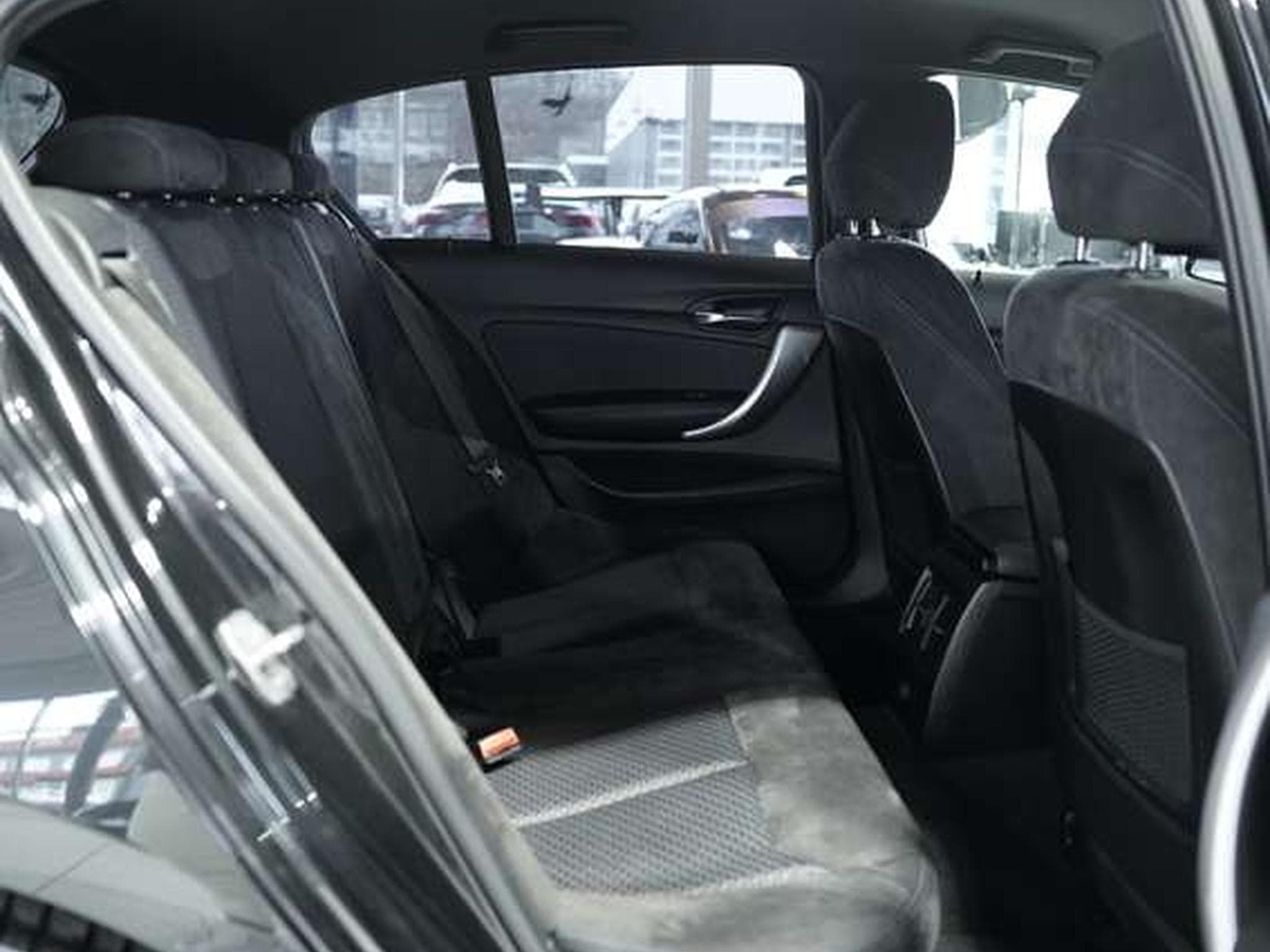 BMW M135 xDrive *H&K *PDC *AHK *Business-Paket (2016) - Foto 19