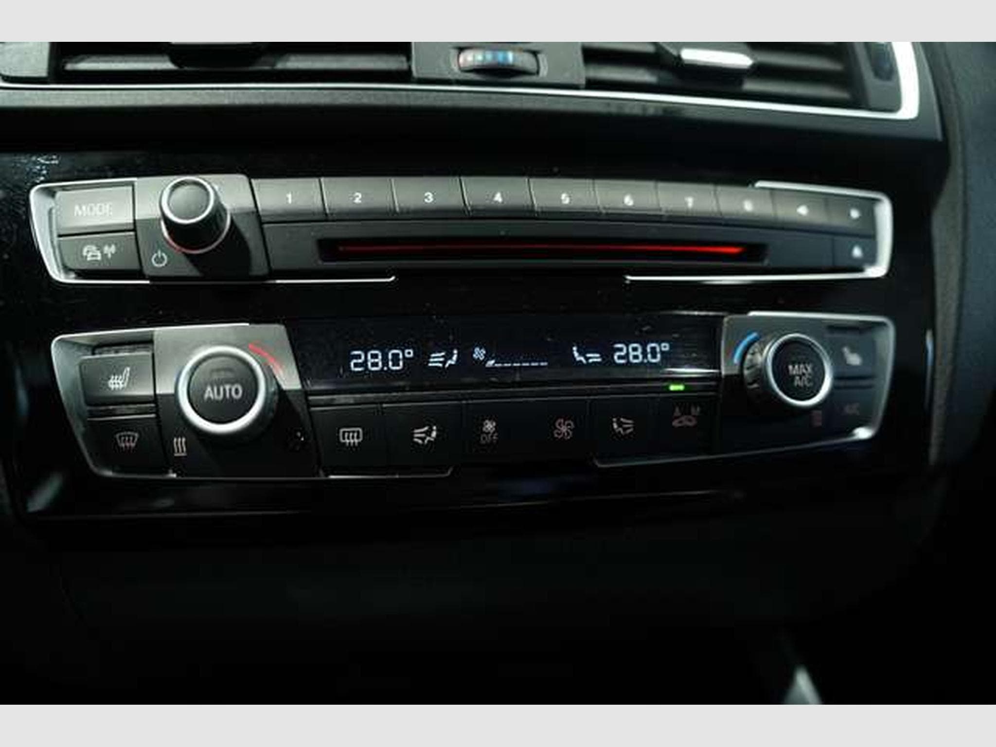 BMW M135 xDrive *H&K *PDC *AHK *Business-Paket (2016) - Foto 32