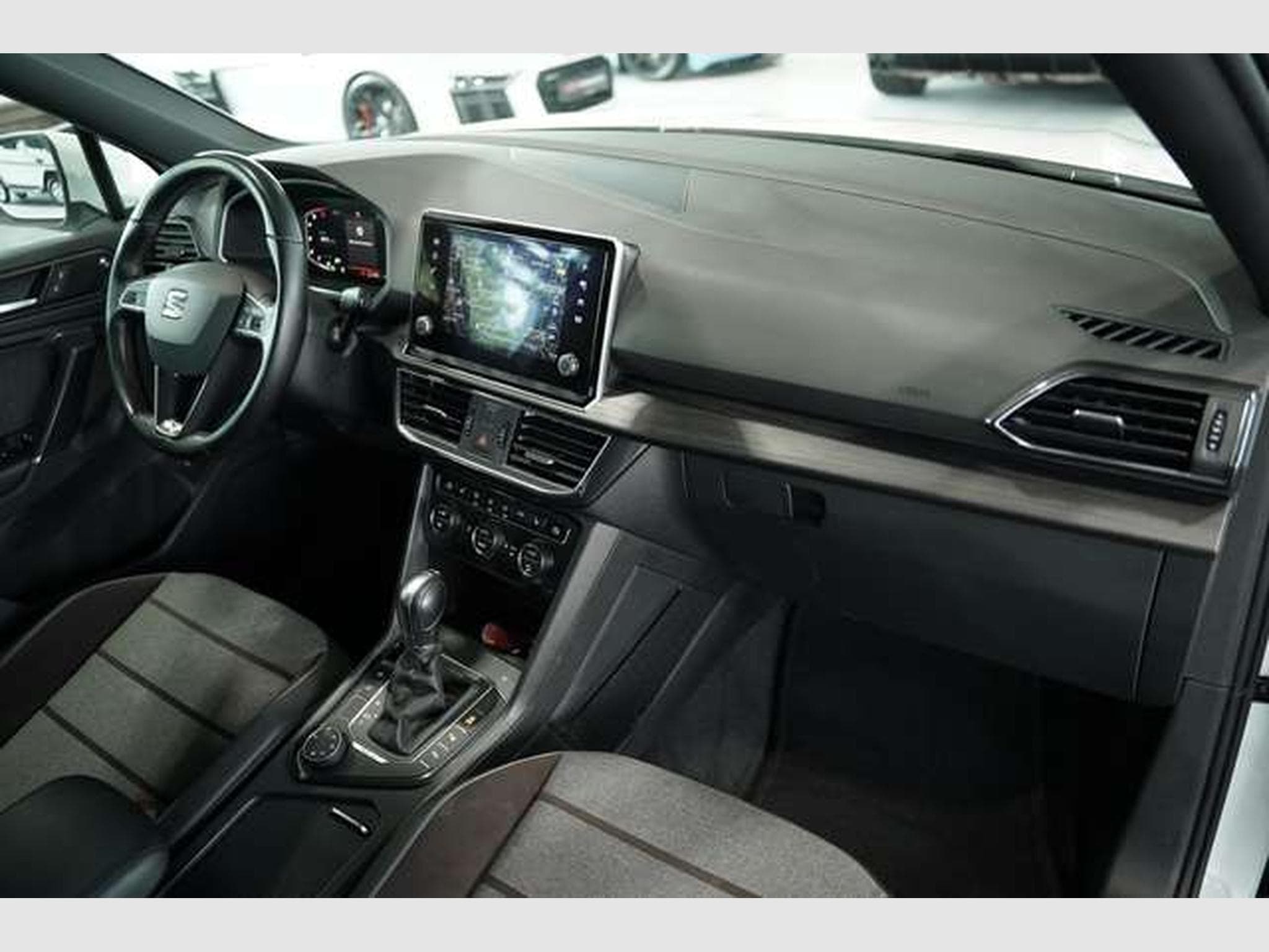 SEAT Tarraco Xcellence 4D *20 *7-Sitz*AHK*Pano*MEMO (2019) - Foto 15