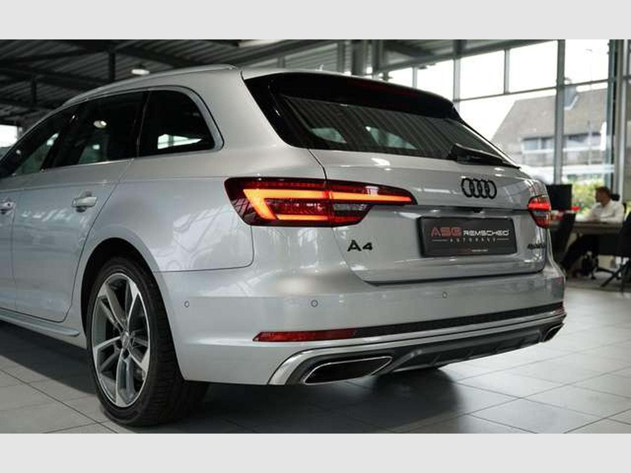 Audi A4 45 TFSI Avant S line *18 *Virtual *Pano *AHK (2019) - Foto 14