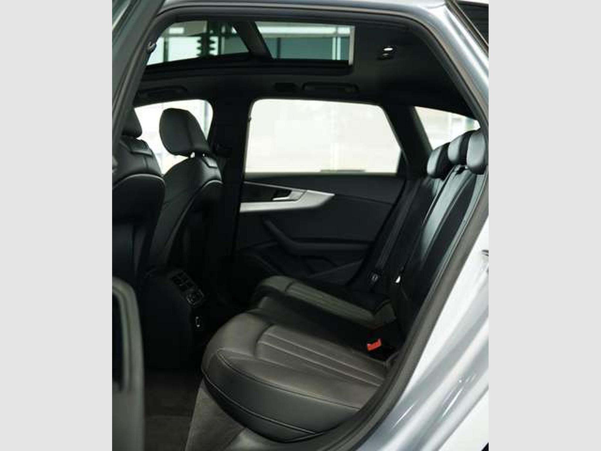 Audi A4 45 TFSI Avant S line *18 *Virtual *Pano *AHK (2019) - Foto 21