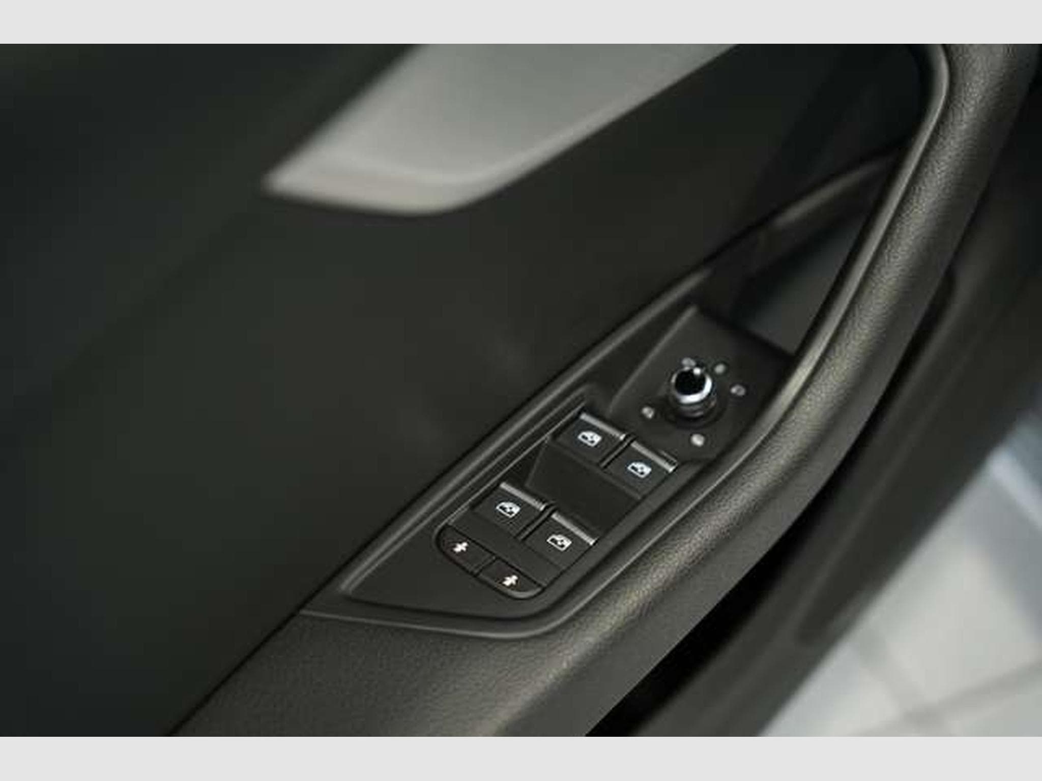 Audi A4 45 TFSI Avant S line *18 *Virtual *Pano *AHK (2019) - Foto 23