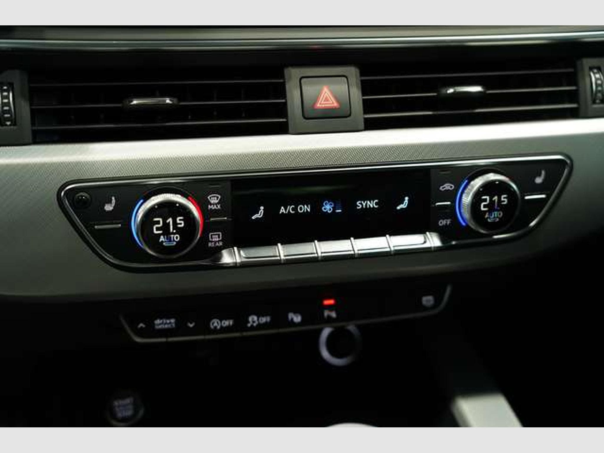 Audi A4 45 TFSI Avant S line *18 *Virtual *Pano *AHK (2019) - Foto 30