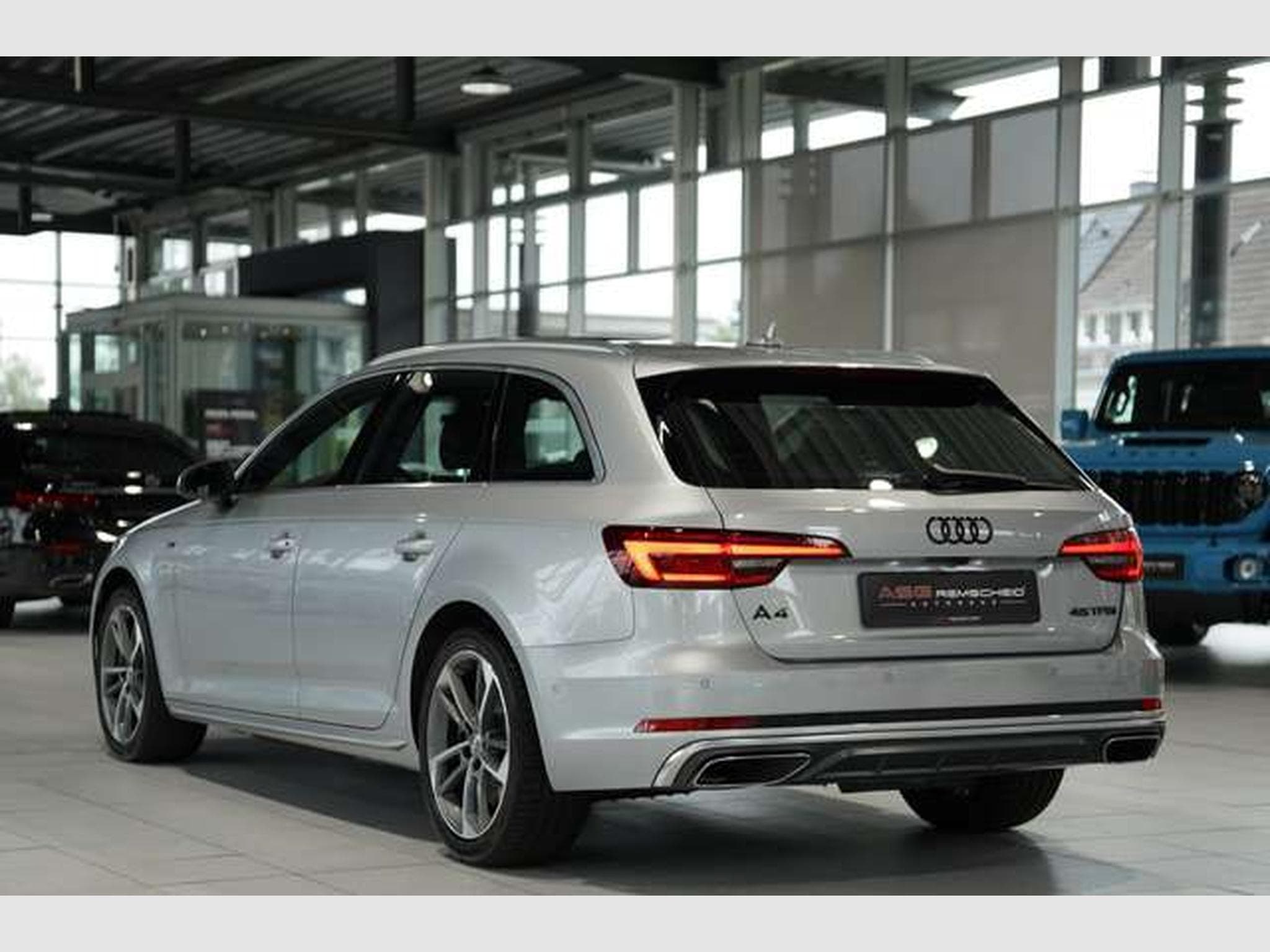 Audi A4 45 TFSI Avant S line *18 *Virtual *Pano *AHK (2019) - Foto 9