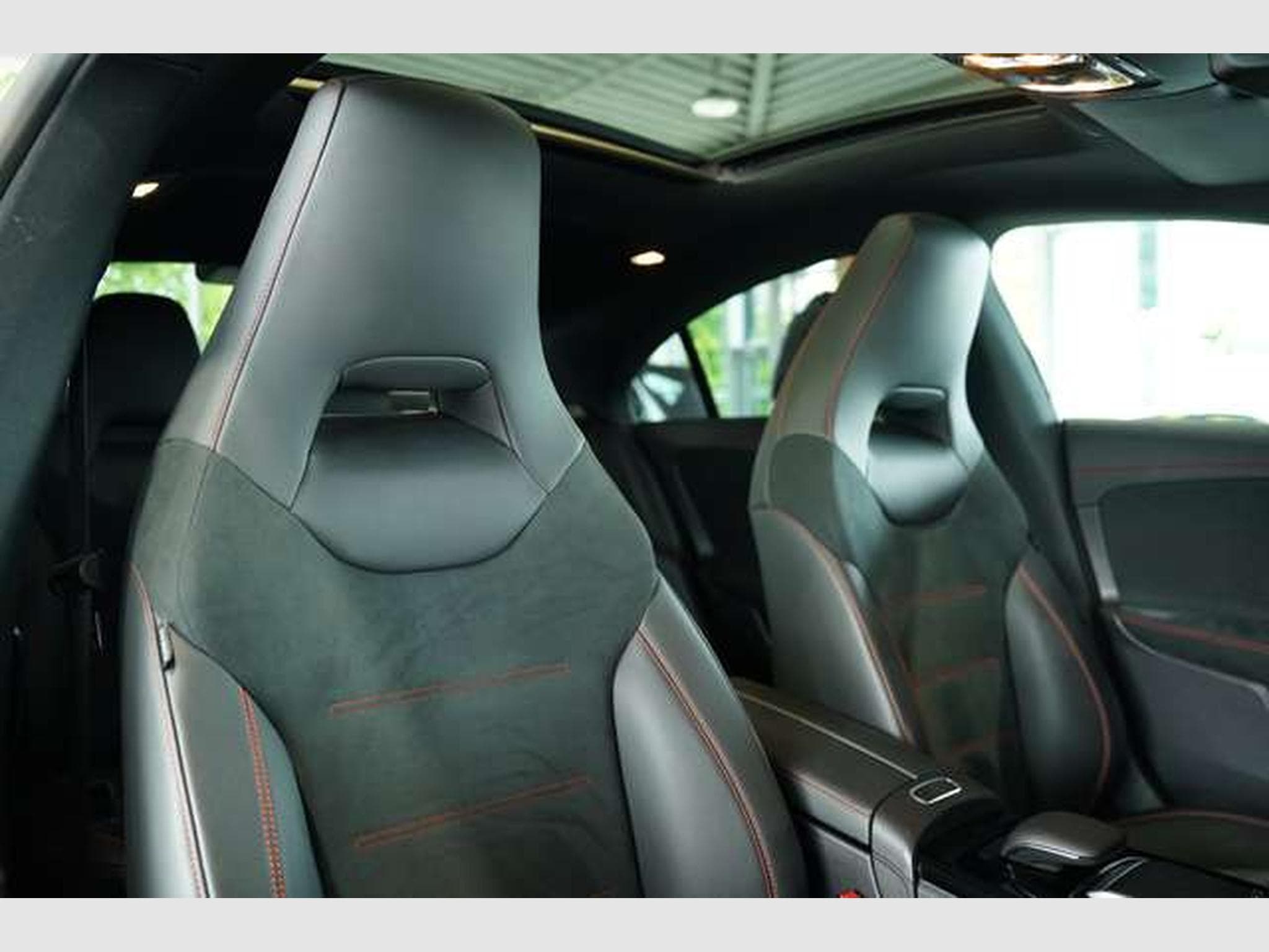 Mercedes CLA 200 Lim AMG Line 2.H *Pano*Digital*AHK*Night (2019) - Foto 25