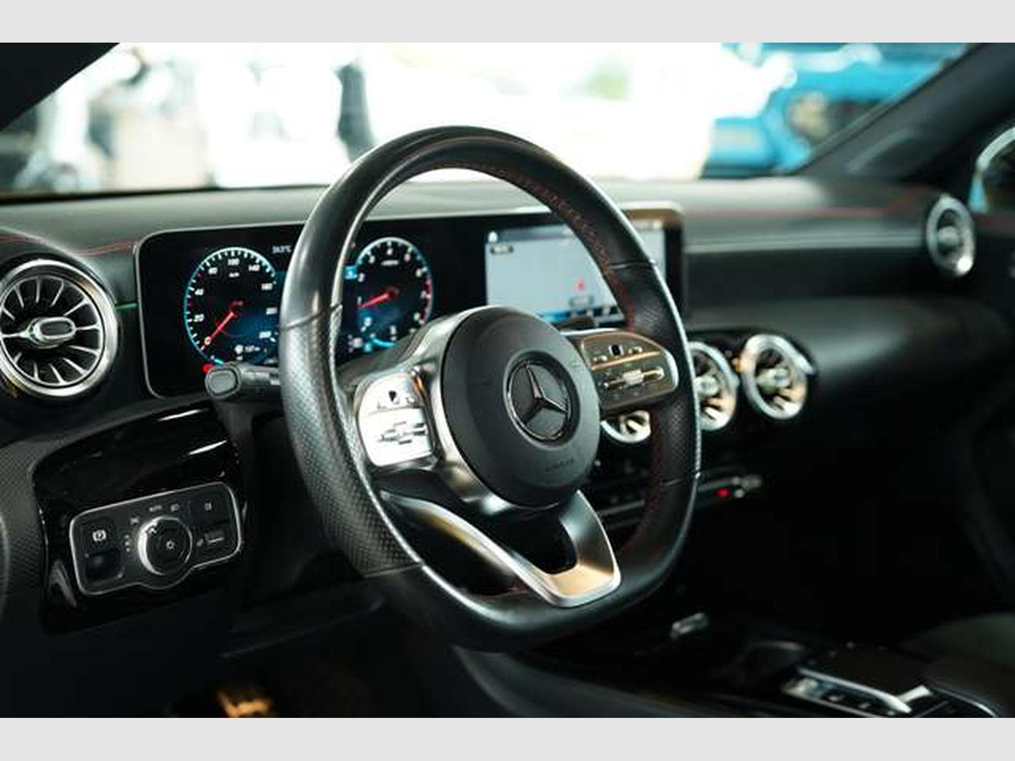 Mercedes CLA 200 Lim AMG Line 2.H *Pano*Digital*AHK*Night (2019) - Foto 36