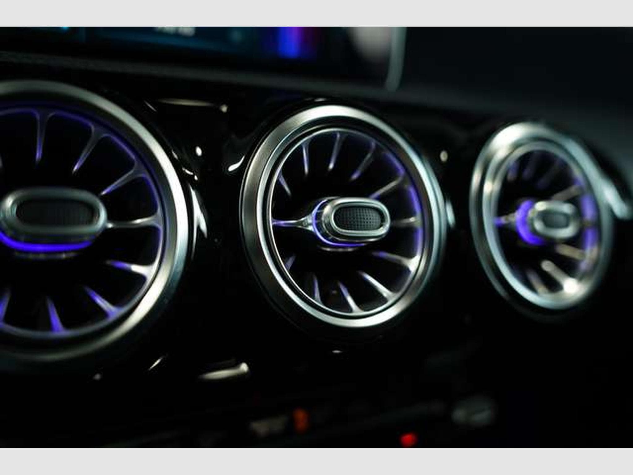 Mercedes CLA 200 Lim AMG Line 2.H *Pano*Digital*AHK*Night (2019) - Foto 44