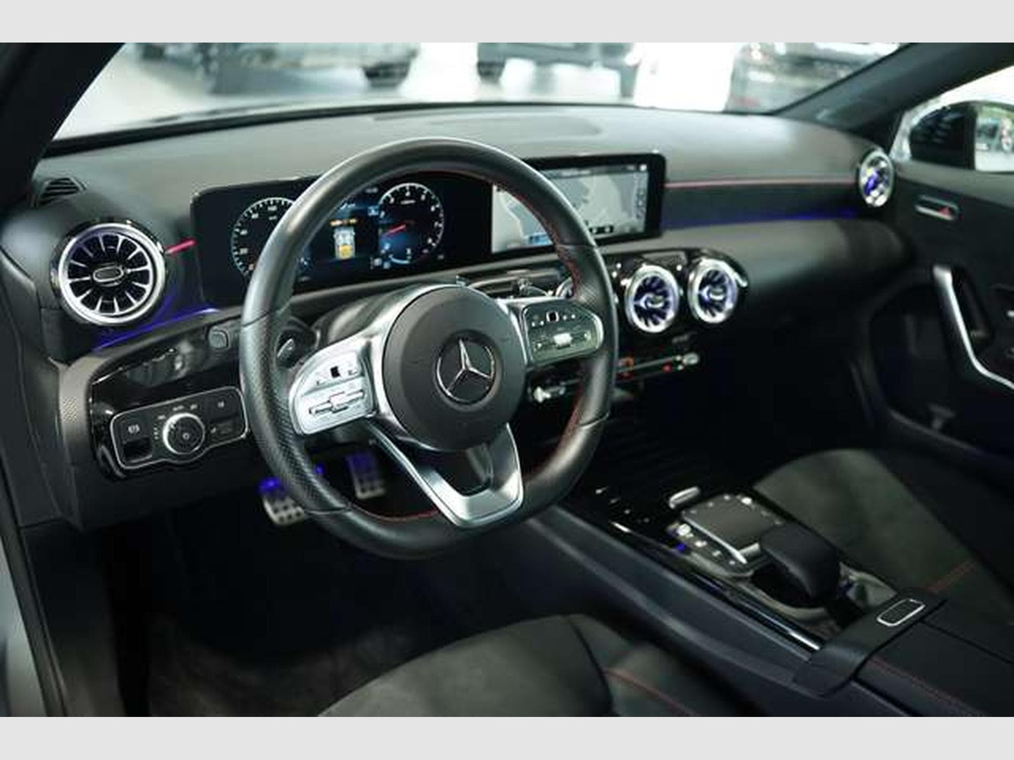 Mercedes A 200 Limousine AMG Line *2.H *19 *Night*Kamera (2022) - Foto 27