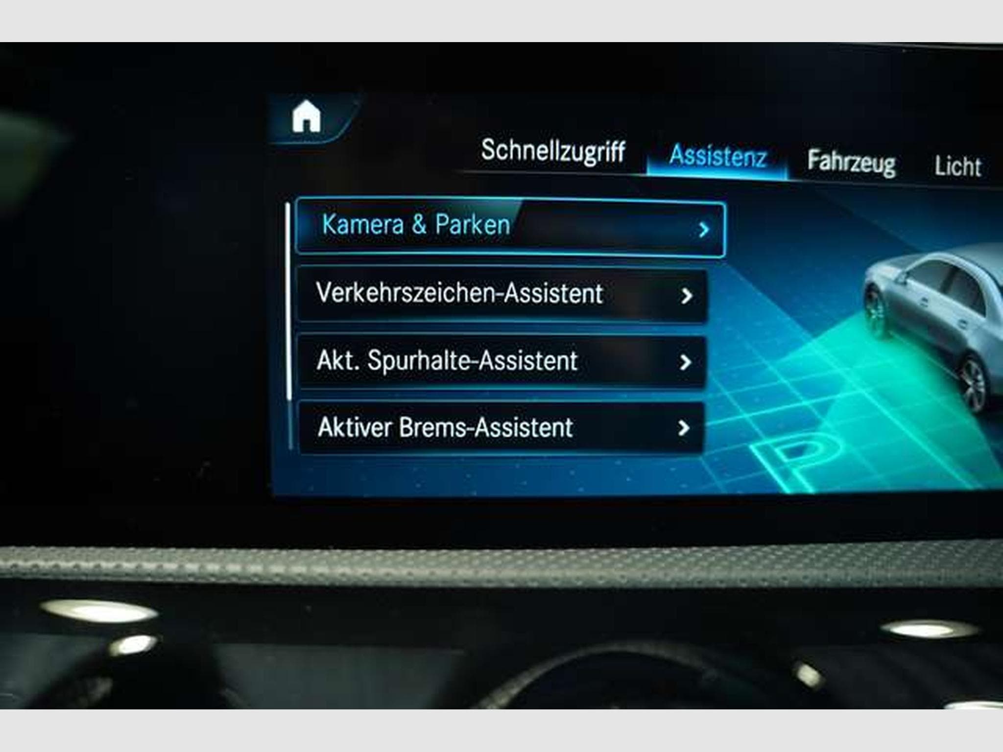 Mercedes A 200 Limousine AMG Line *2.H *19 *Night*Kamera (2022) - Foto 39