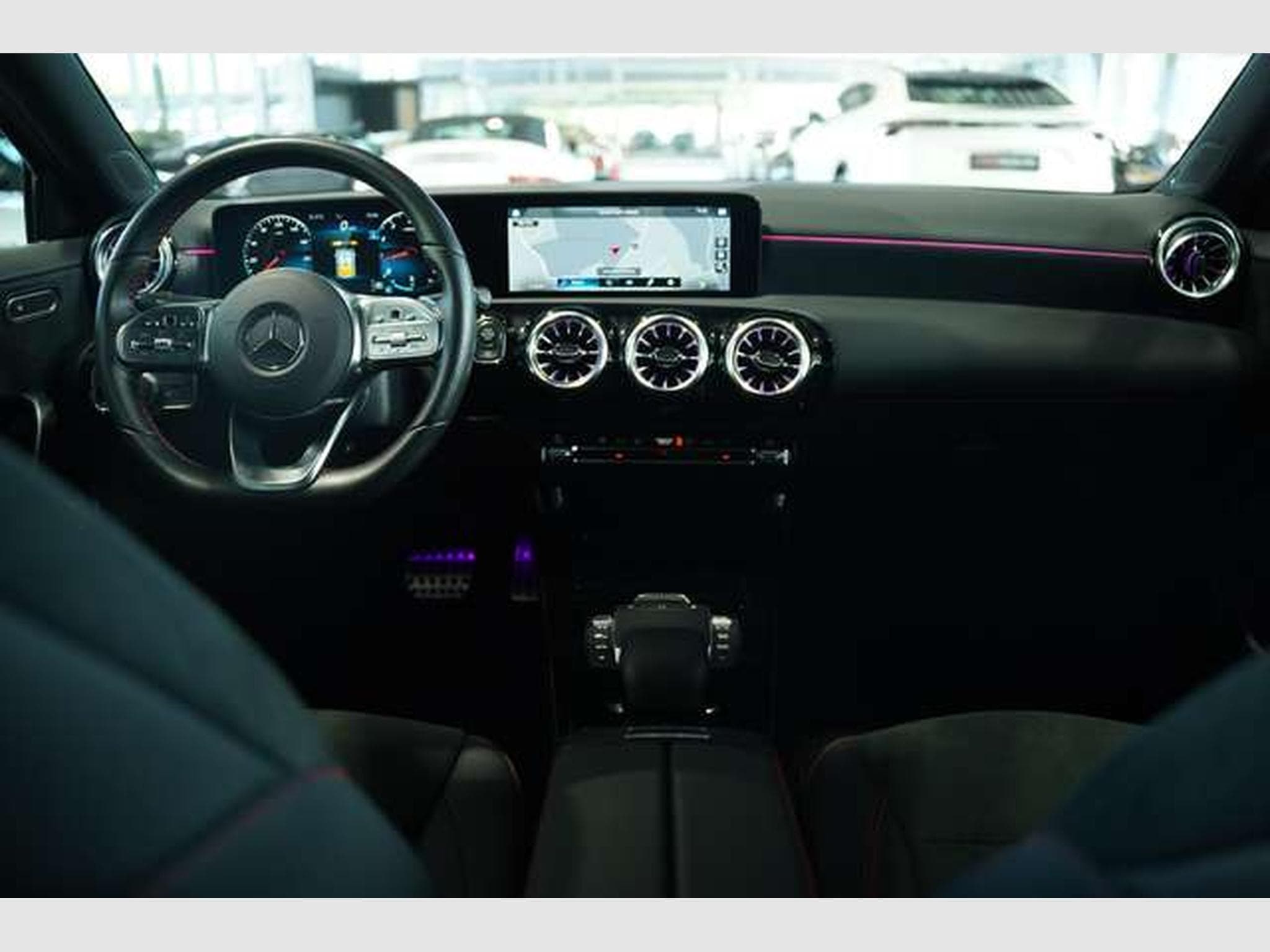 Mercedes A 200 Limousine AMG Line *2.H *19 *Night*Kamera (2022) - Foto 48