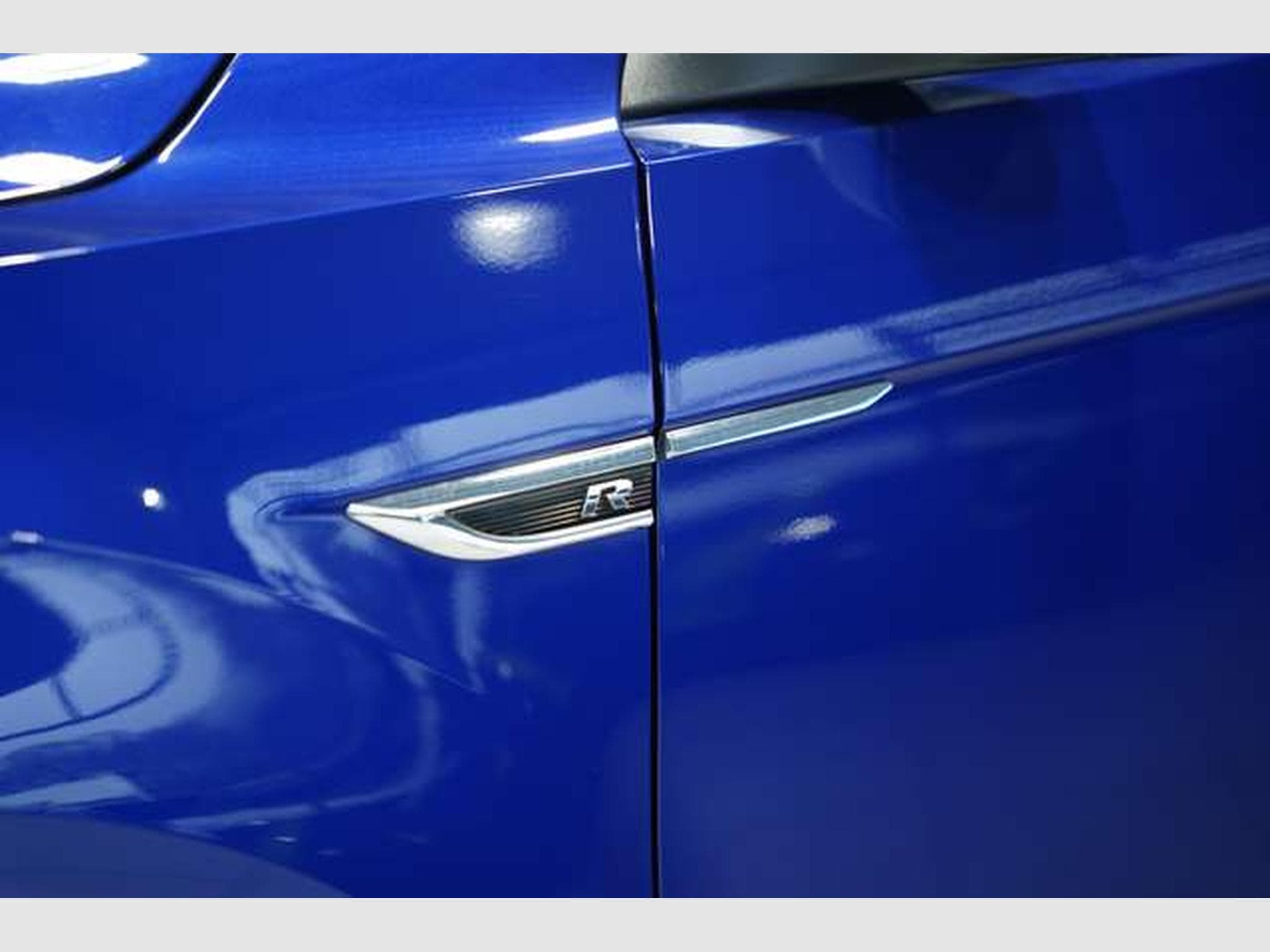 VW T-Roc R 4M *2.H *19 *ACC *AKRA *Pano *AHK *DCC (2020) - Foto 16
