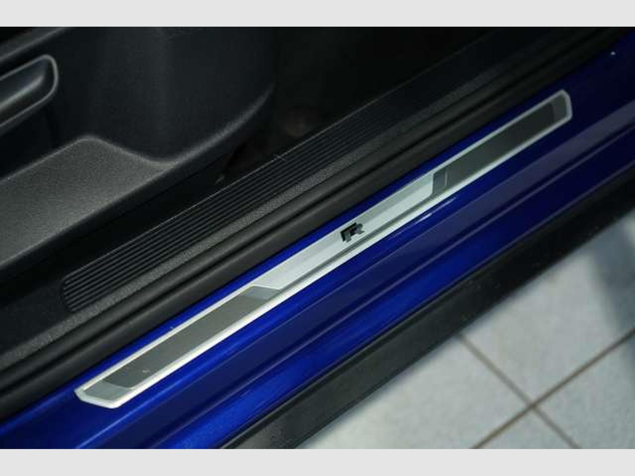 VW T-Roc R 4M *2.H *19 *ACC *AKRA *Pano *AHK *DCC (2020) - Foto 23