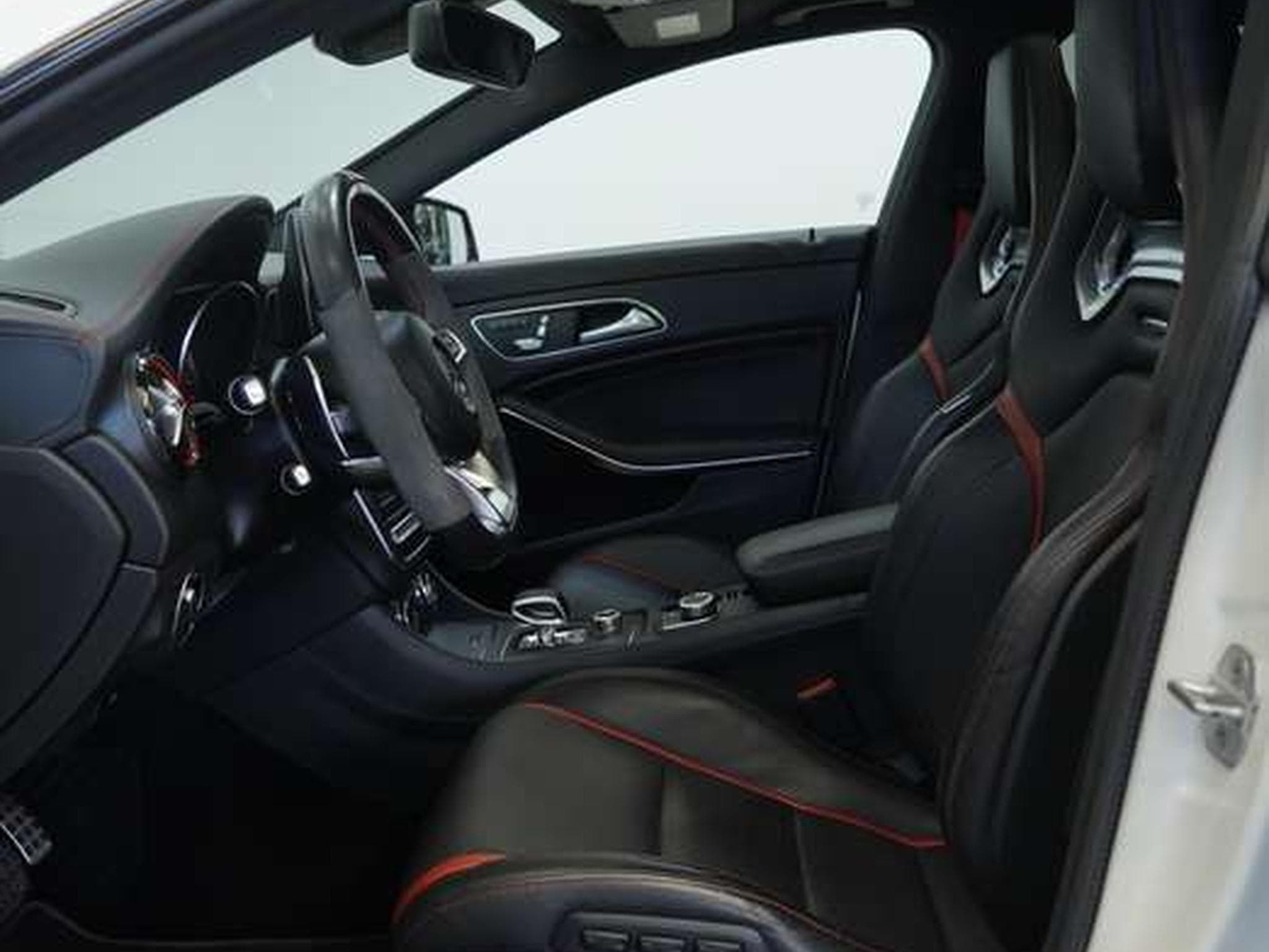 Mercedes CLA 45 AMG Schale *Pano S-Abgas * (2016) - Foto 28